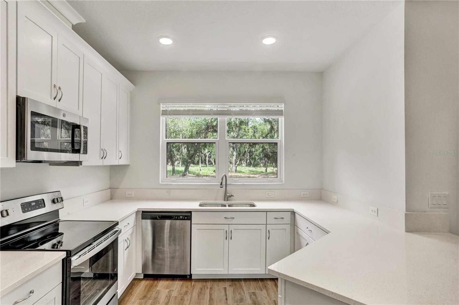 SIENNA PARK TOWNHOMES AT UNIVERSITY - Residential