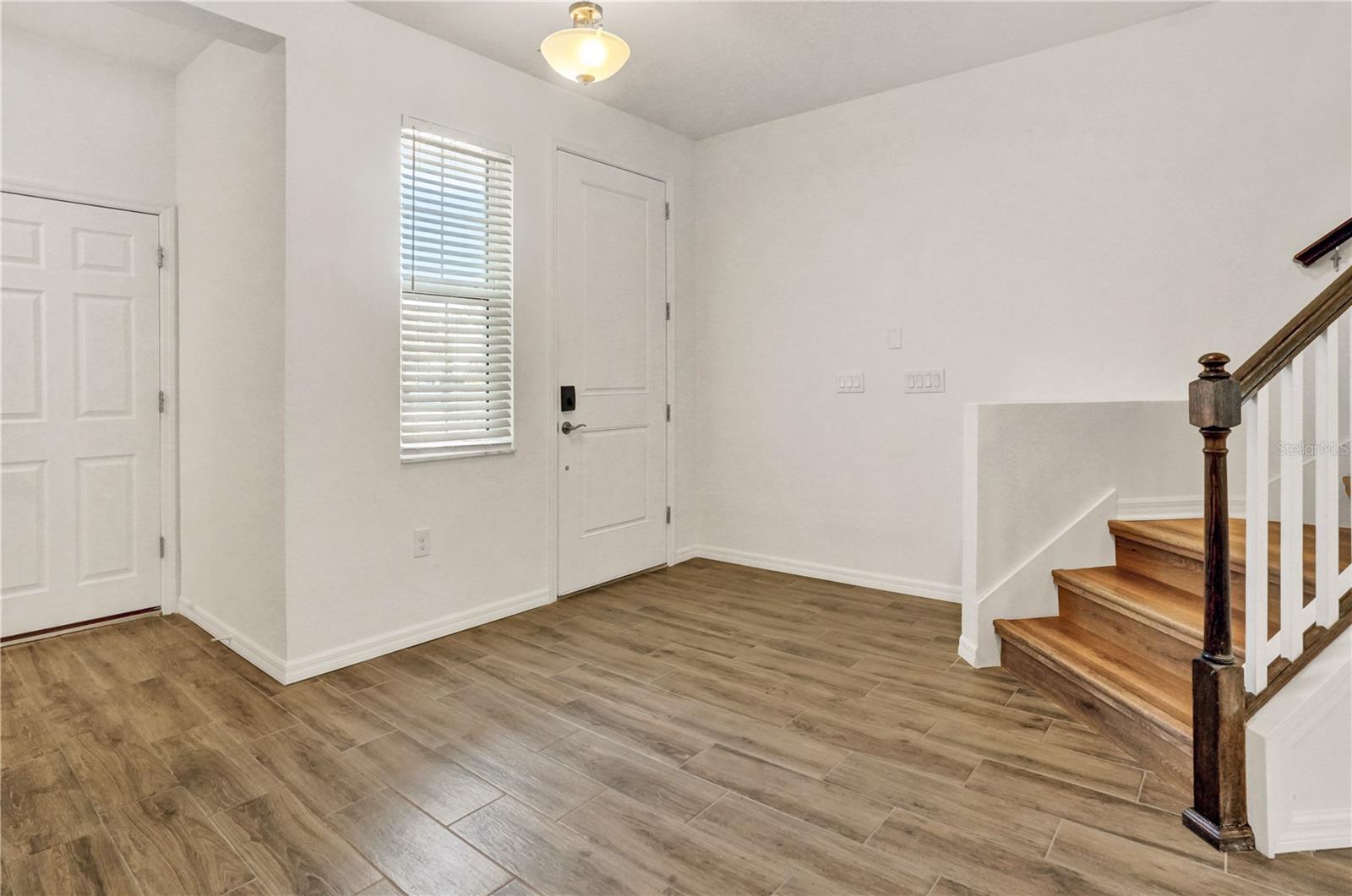 SIENNA PARK TOWNHOMES AT UNIVERSITY - Residential