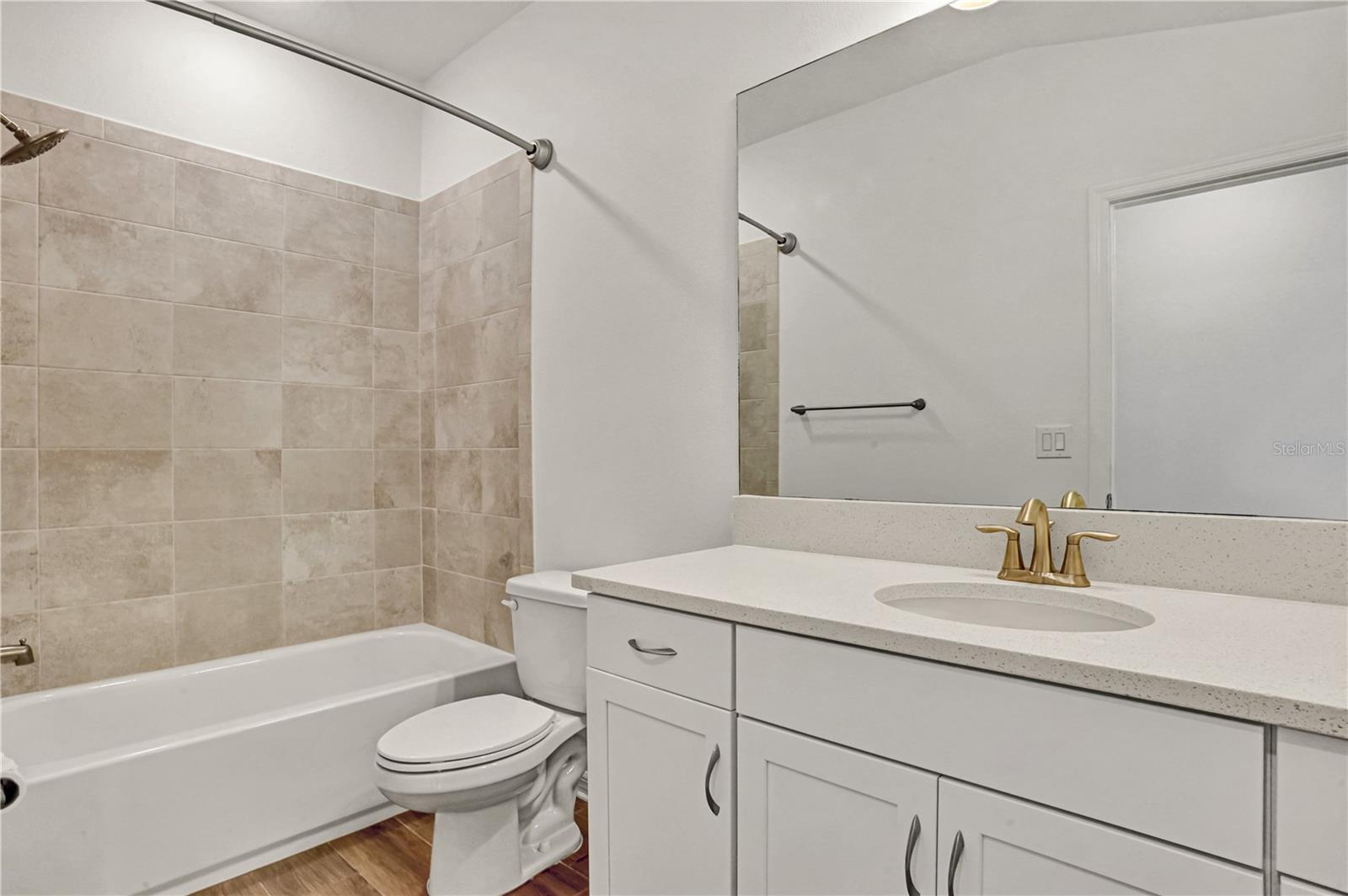 SIENNA PARK TOWNHOMES AT UNIVERSITY - Residential