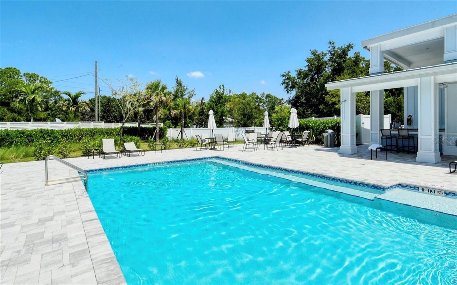 SIENNA PARK TOWNHOMES AT UNIVERSITY - Residential