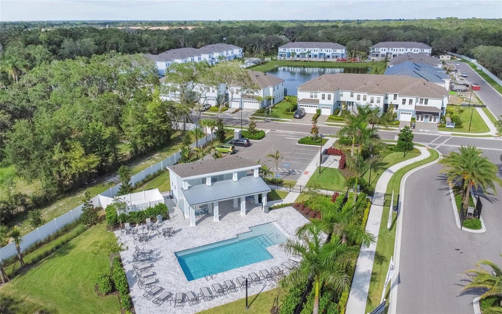 SIENNA PARK TOWNHOMES AT UNIVERSITY - Residential