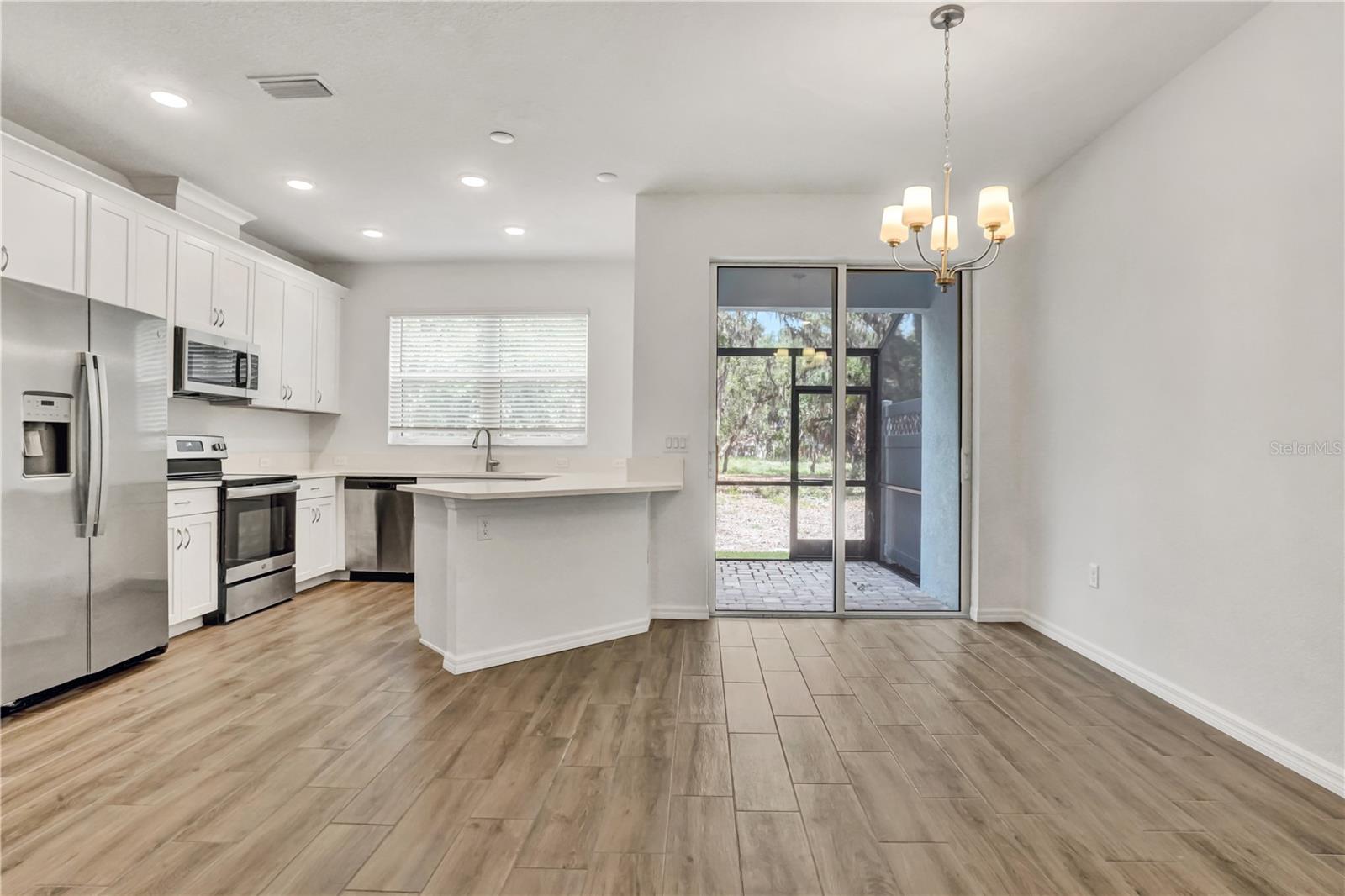 SIENNA PARK TOWNHOMES AT UNIVERSITY - Residential