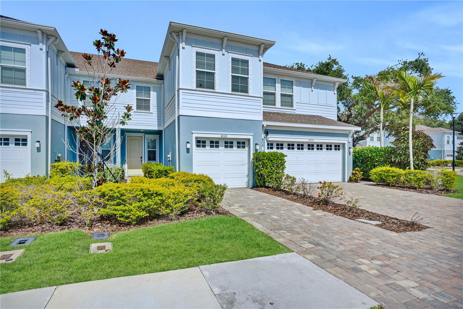 SIENNA PARK TOWNHOMES AT UNIVERSITY - Residential