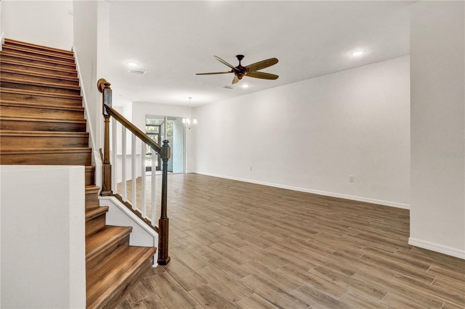 SIENNA PARK TOWNHOMES AT UNIVERSITY - Residential