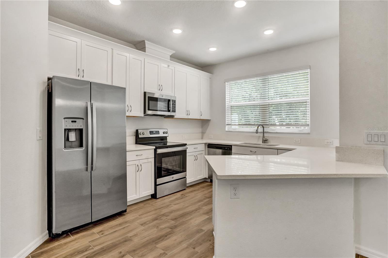 SIENNA PARK TOWNHOMES AT UNIVERSITY - Residential