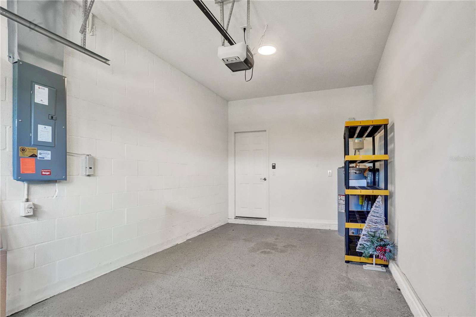 SIENNA PARK TOWNHOMES AT UNIVERSITY - Residential