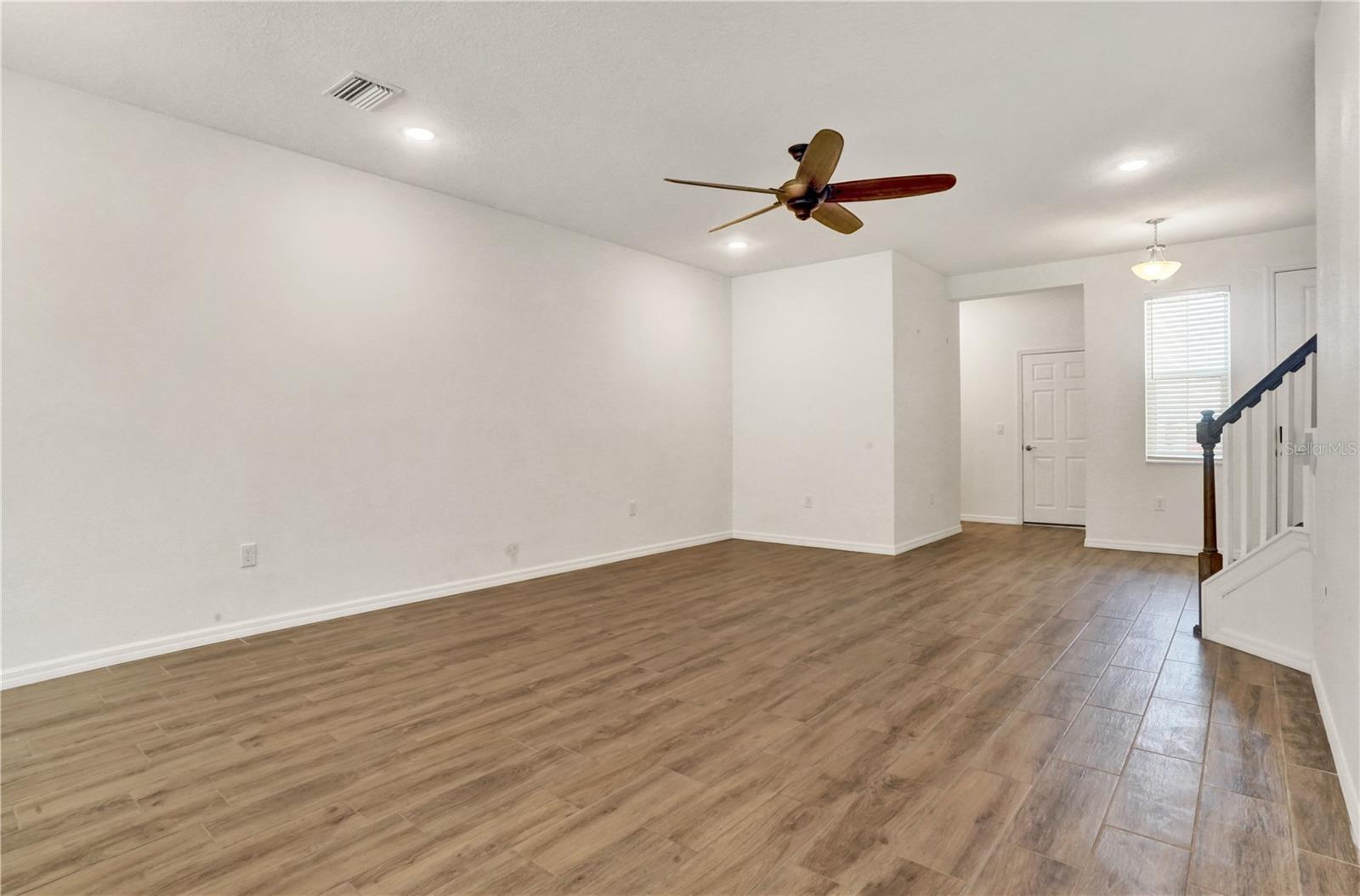 SIENNA PARK TOWNHOMES AT UNIVERSITY - Residential