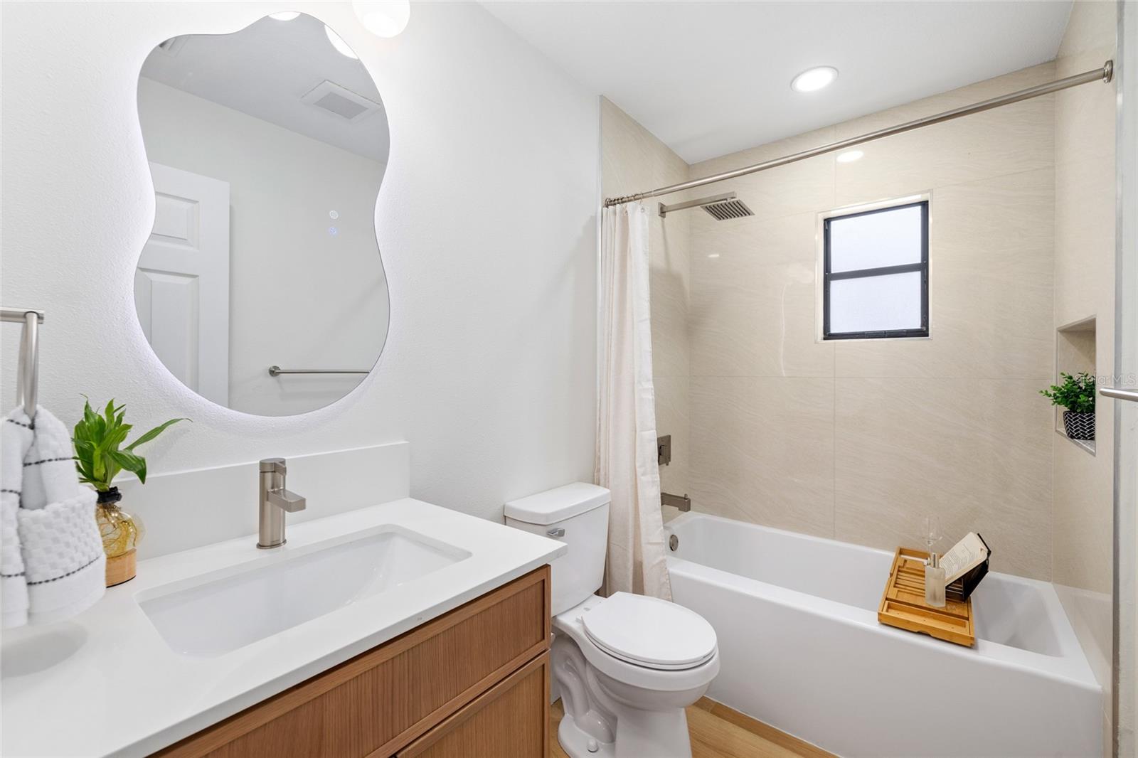 LAKE PADGETT ESTATES - Residential