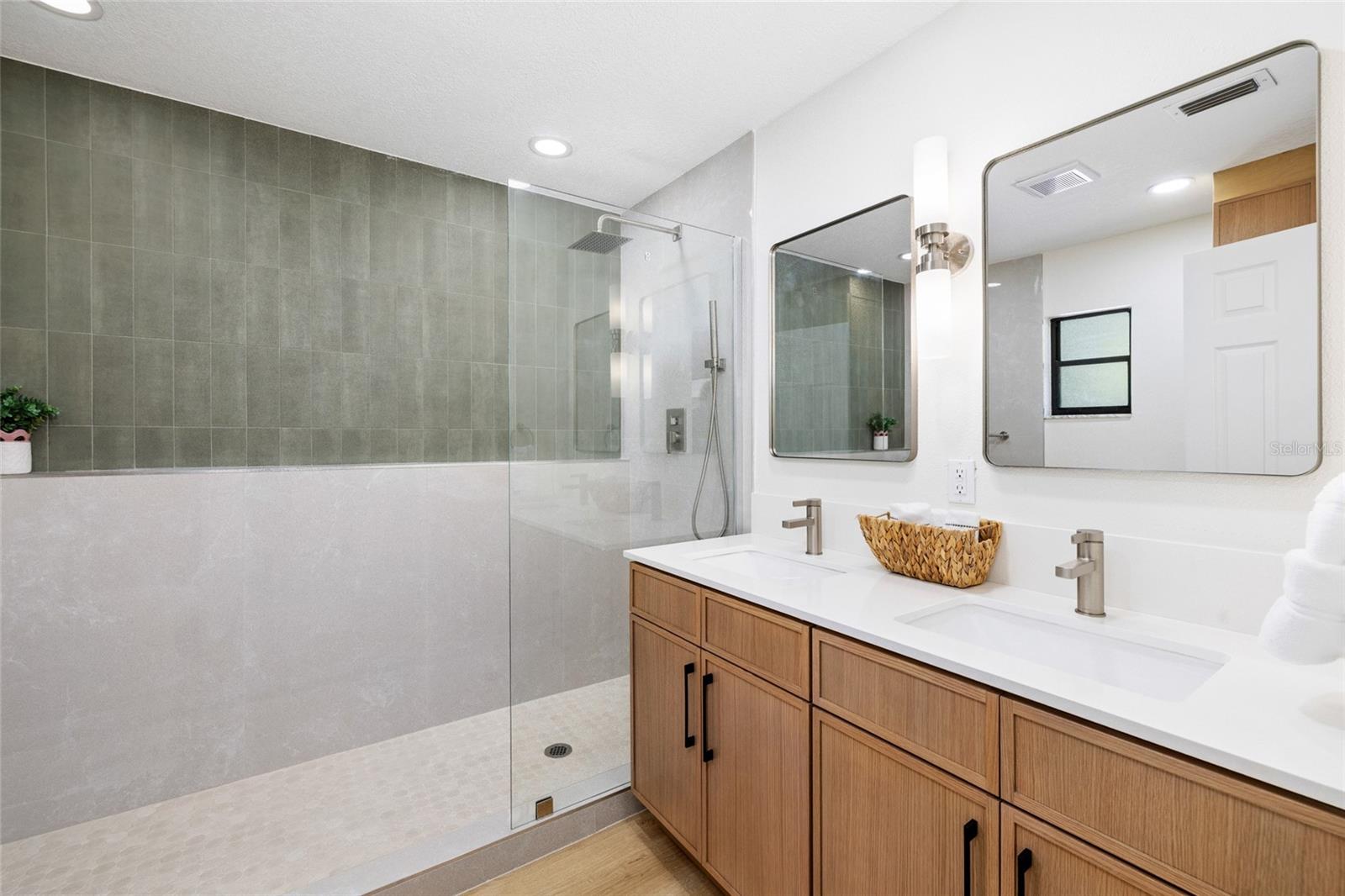LAKE PADGETT ESTATES - Residential