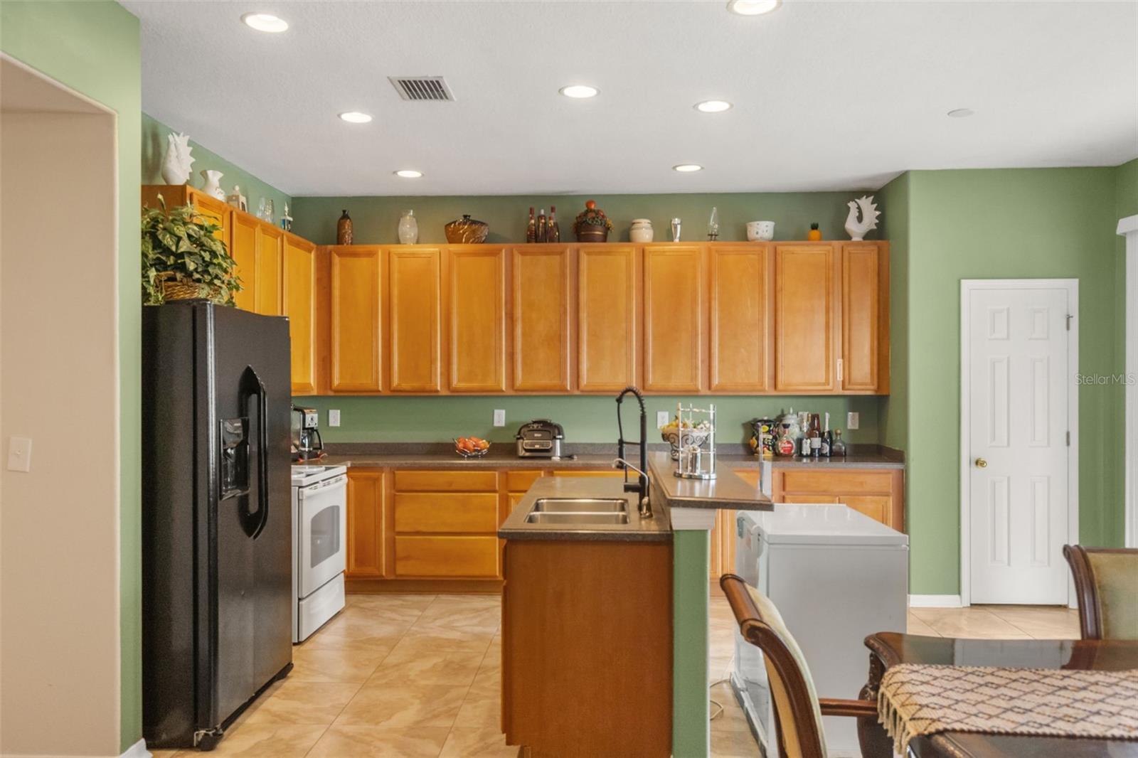 BLACKSTONE AT BAY PARK - Residential