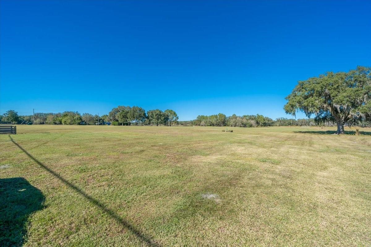 ACREAGE - Land
