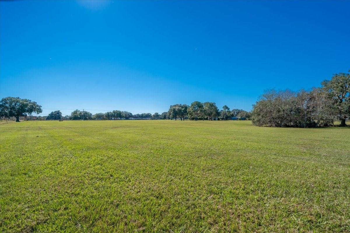 ACREAGE - Land