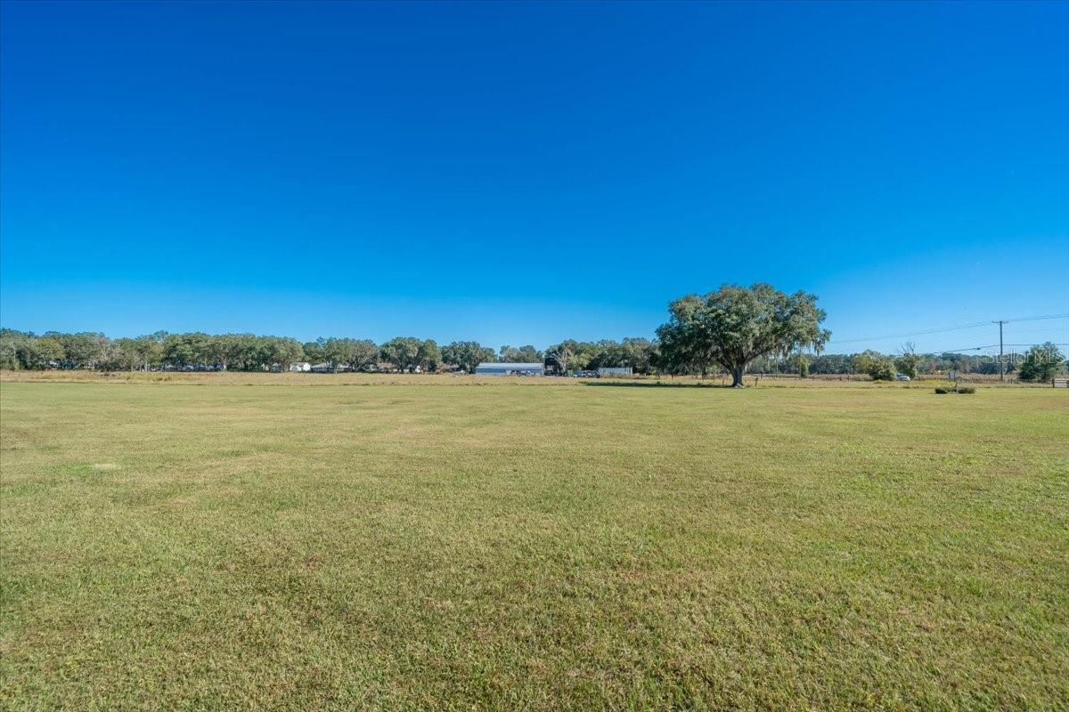 ACREAGE - Land