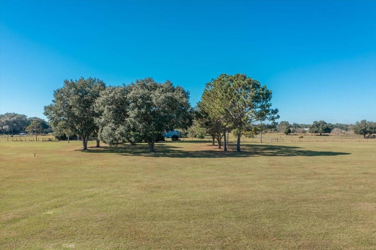 ACREAGE - Land