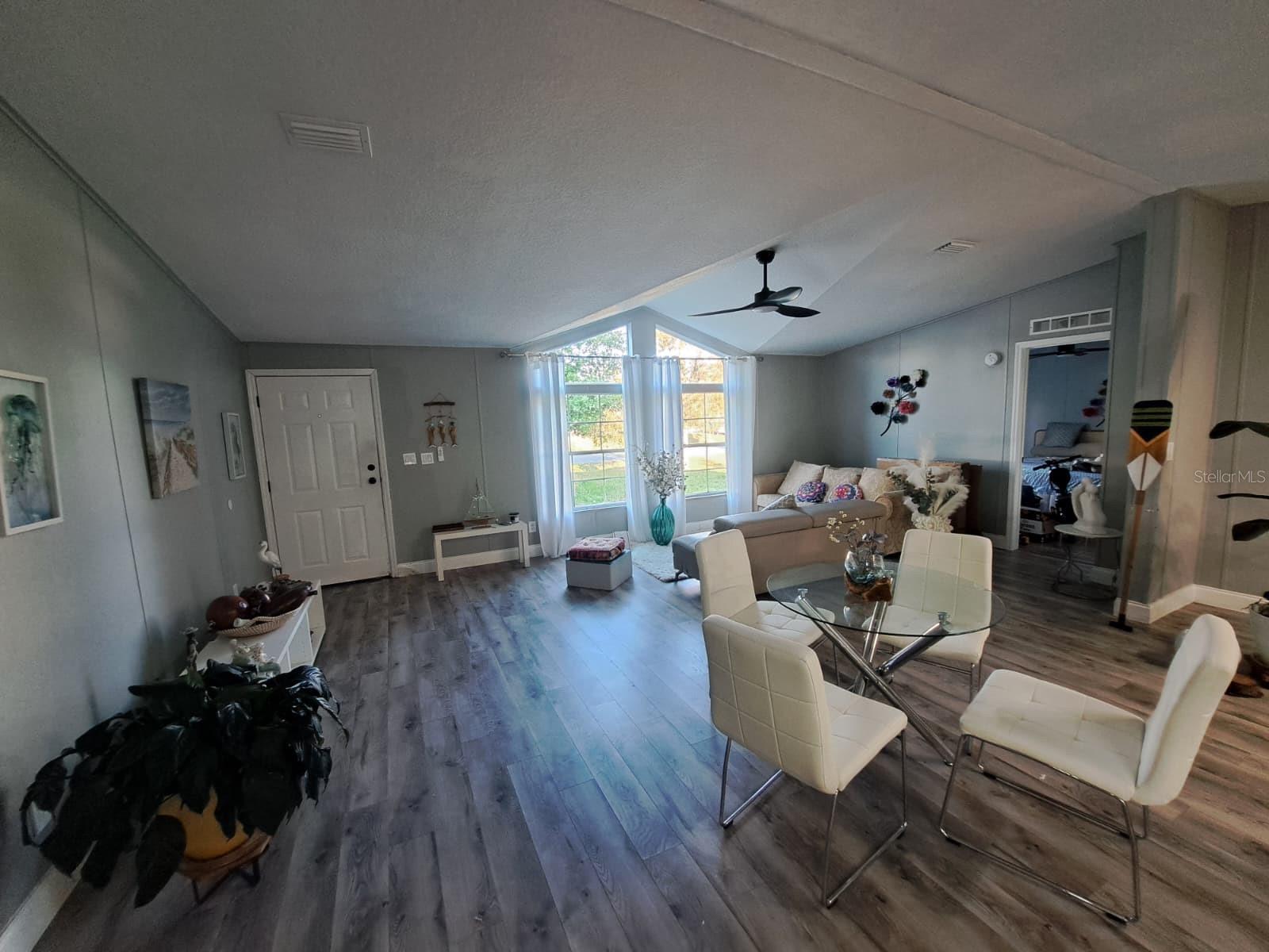 SILVER LAKE ESTATES - Residential