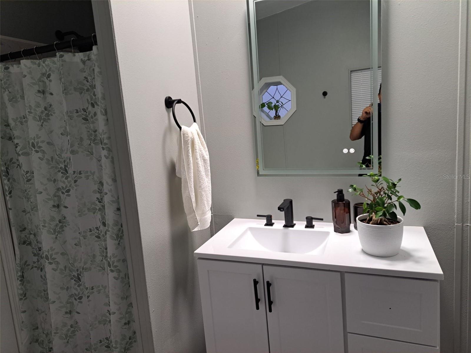 SILVER LAKE ESTATES - Residential