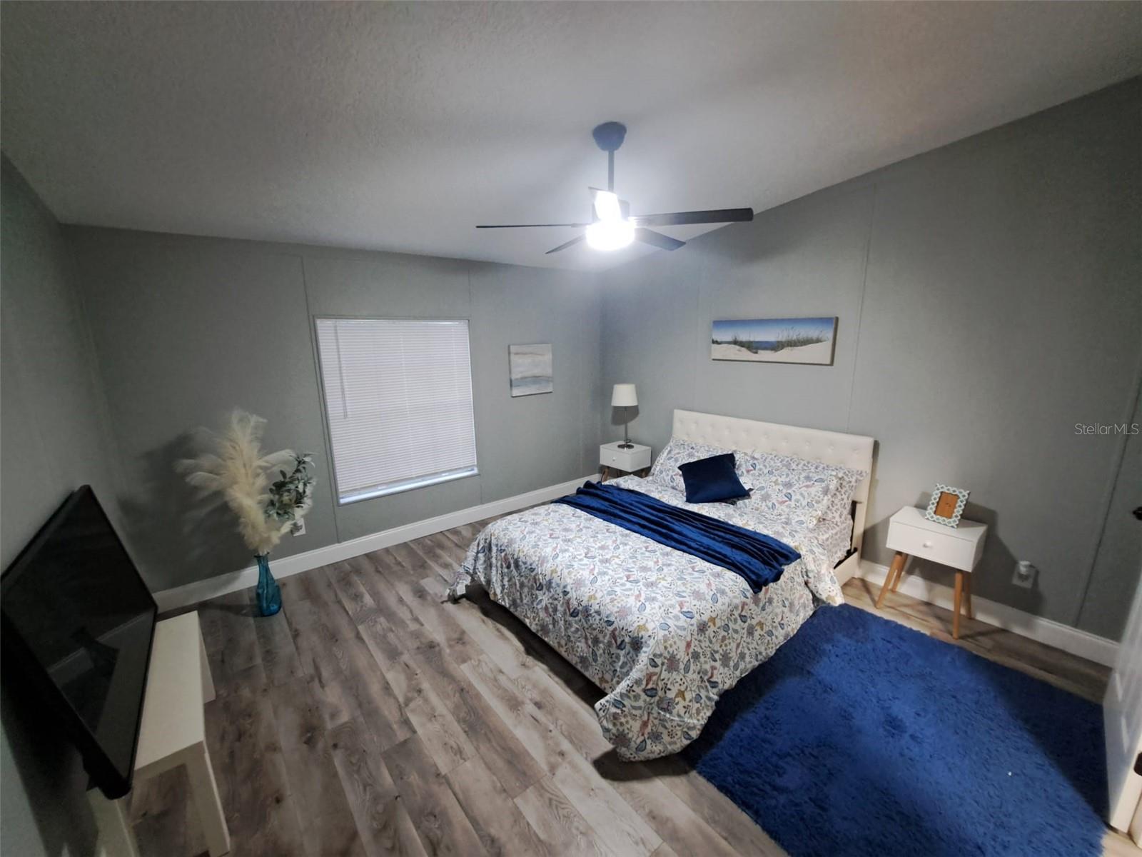 SILVER LAKE ESTATES - Residential