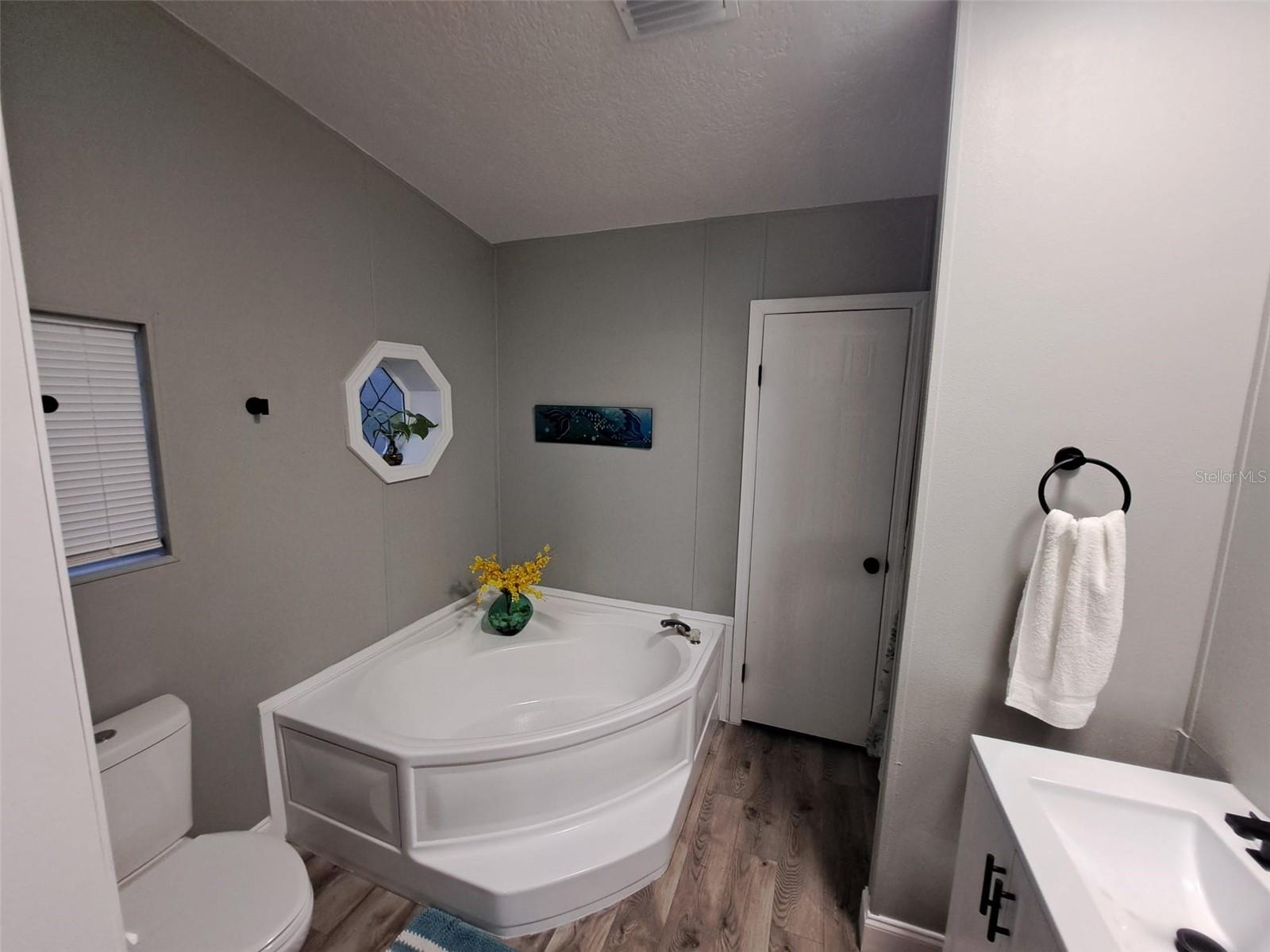 SILVER LAKE ESTATES - Residential