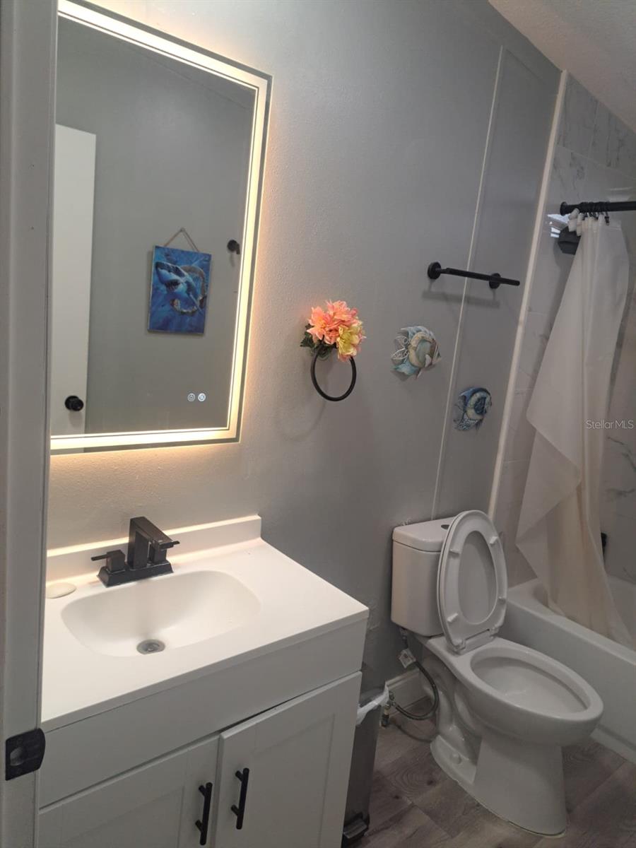SILVER LAKE ESTATES - Residential