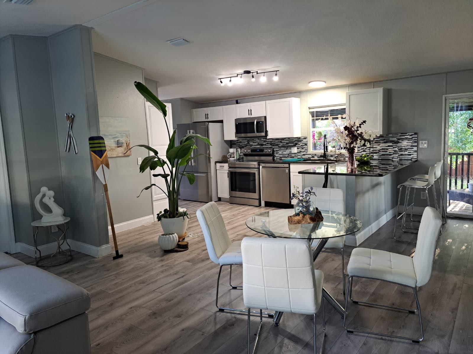 SILVER LAKE ESTATES - Residential