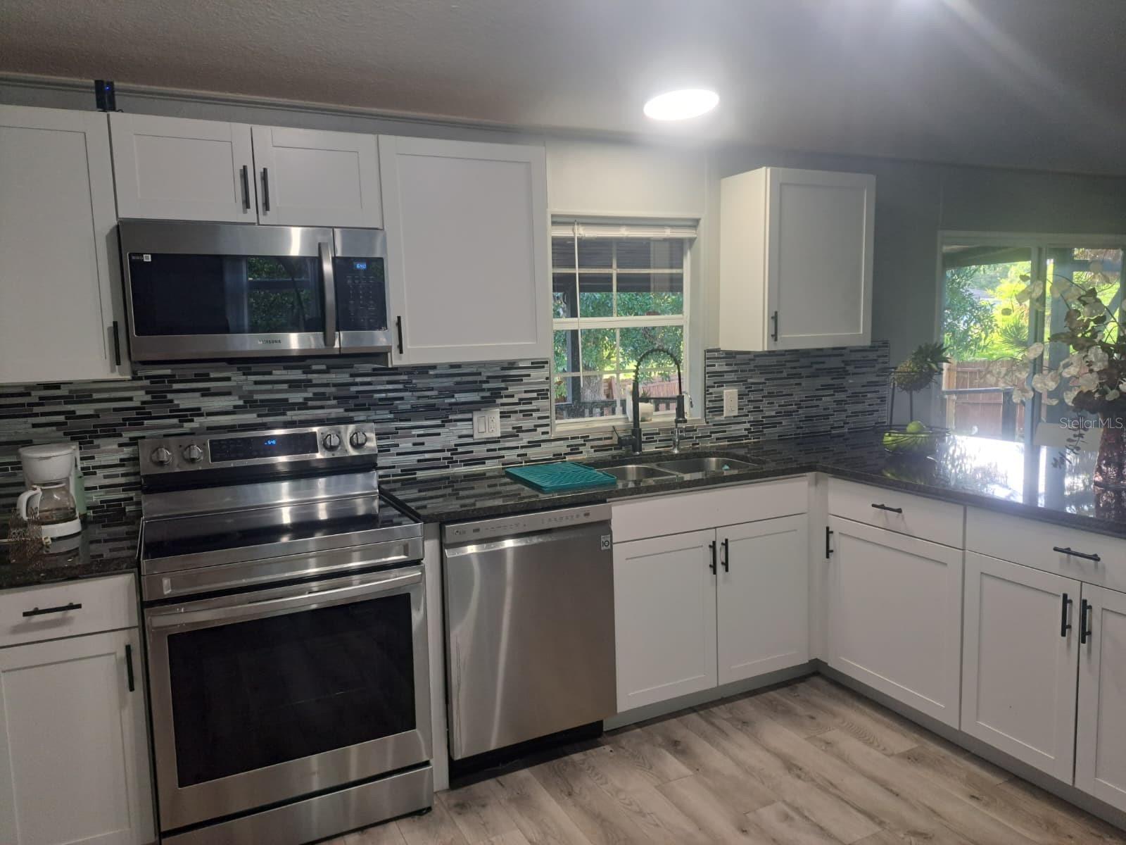 SILVER LAKE ESTATES - Residential