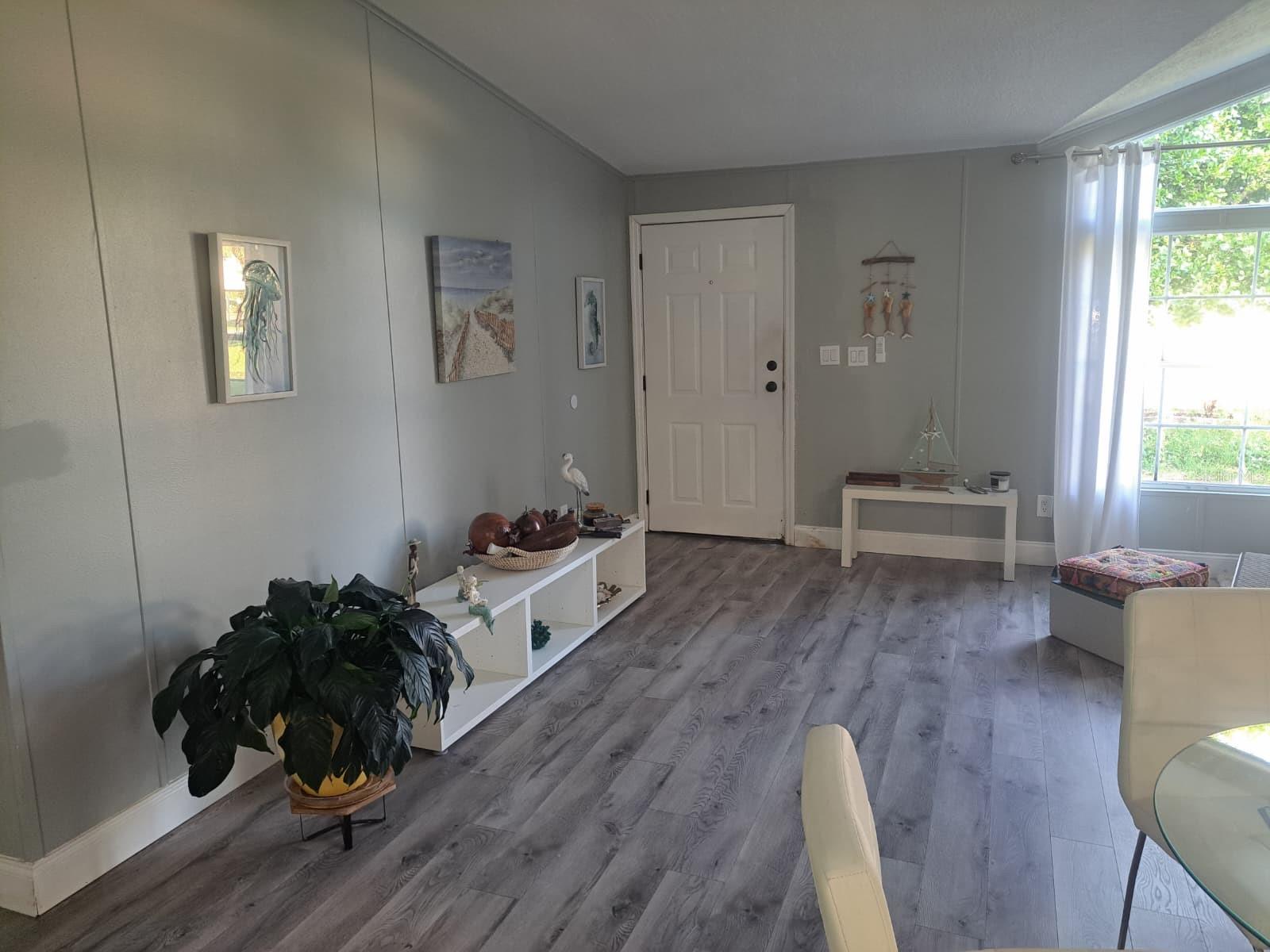 SILVER LAKE ESTATES - Residential