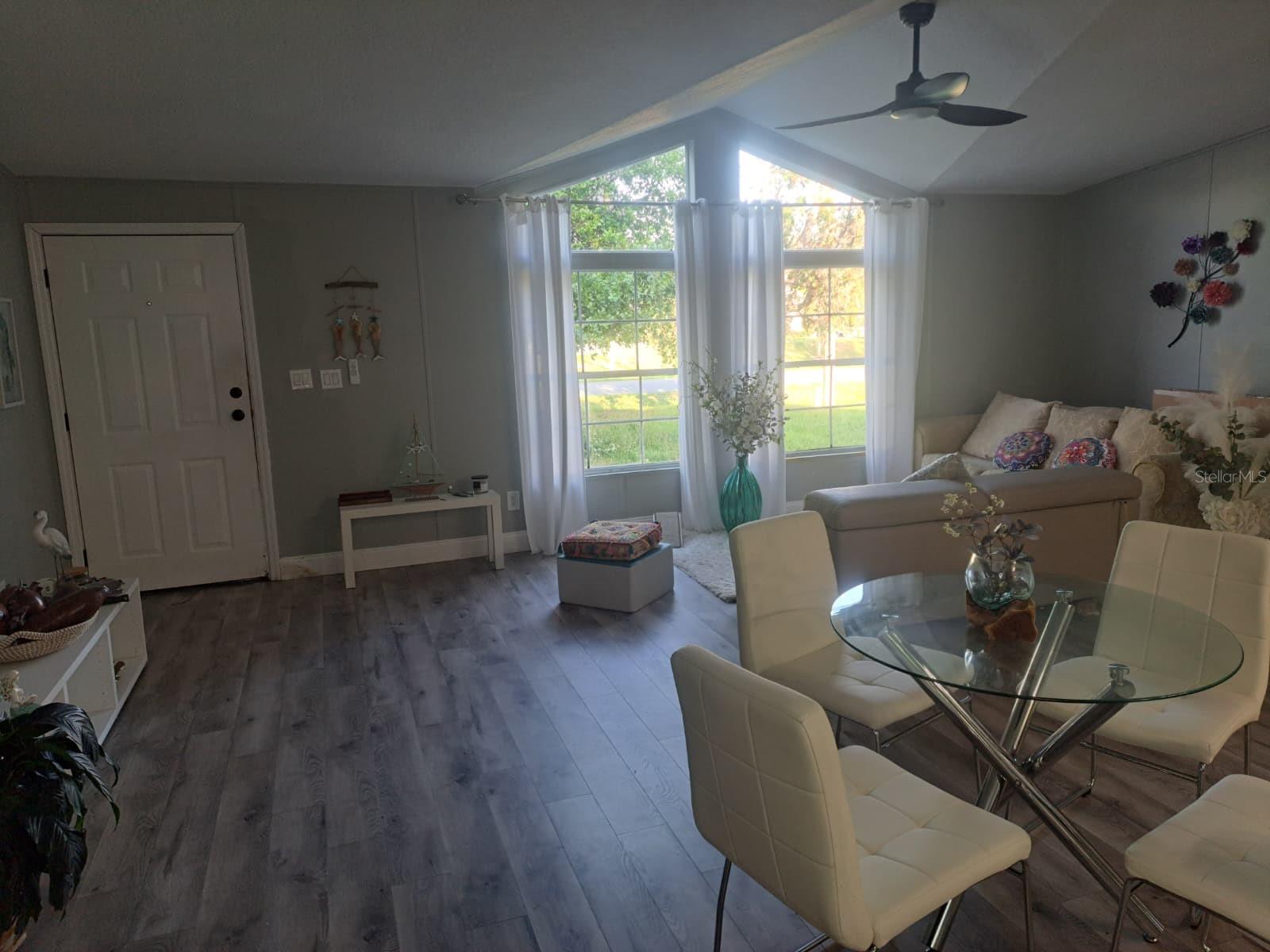 SILVER LAKE ESTATES - Residential