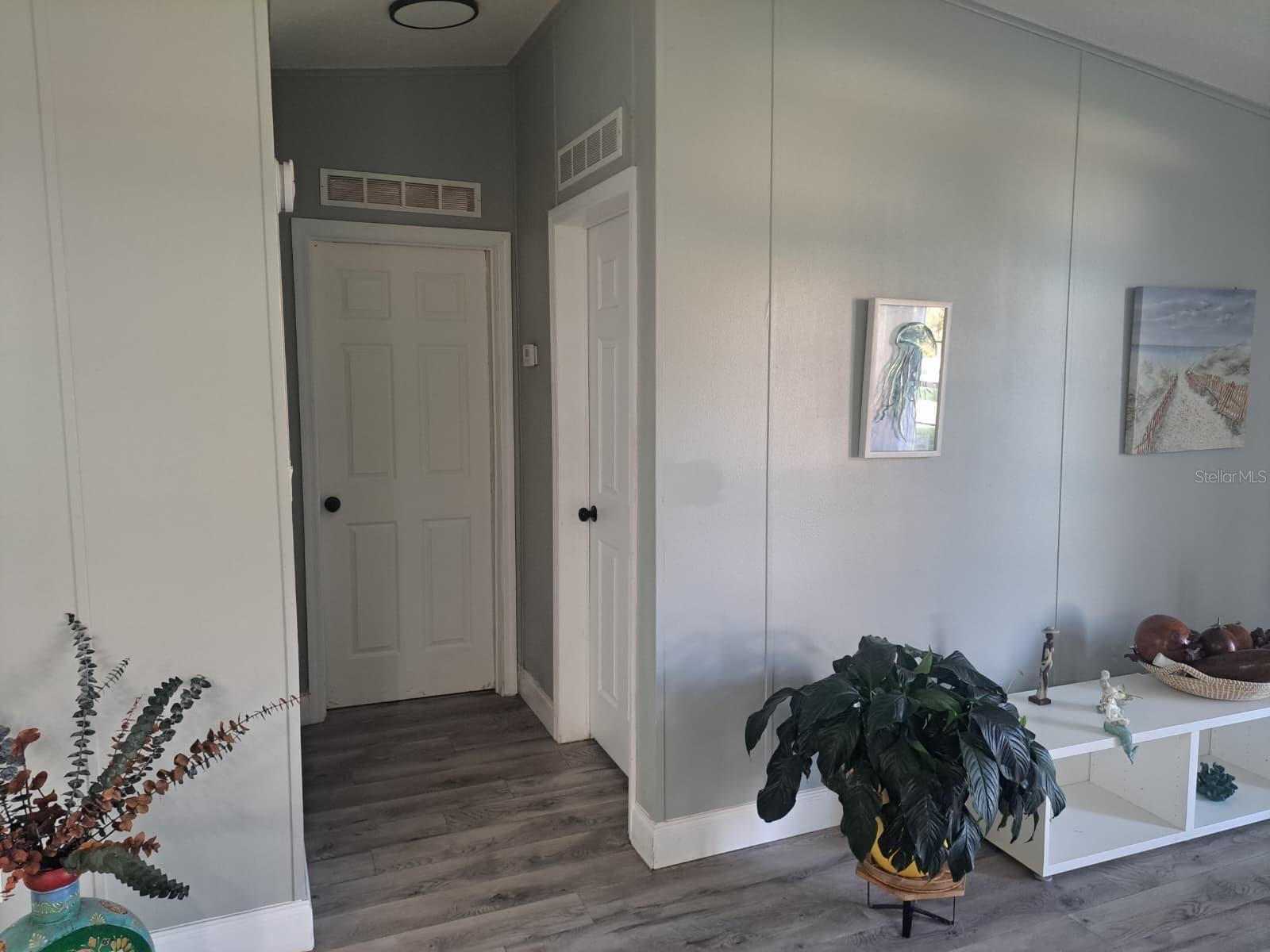 SILVER LAKE ESTATES - Residential