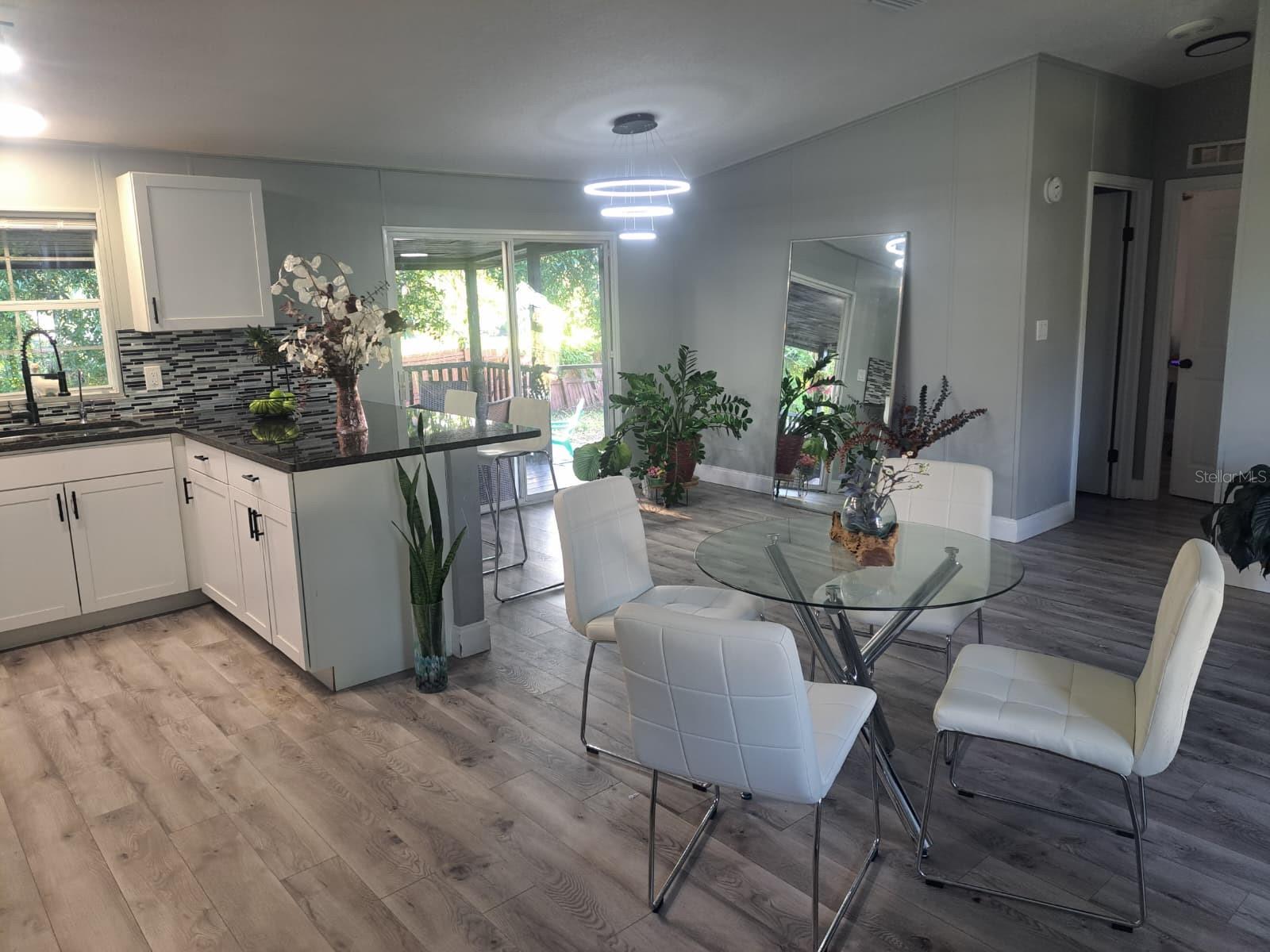 SILVER LAKE ESTATES - Residential