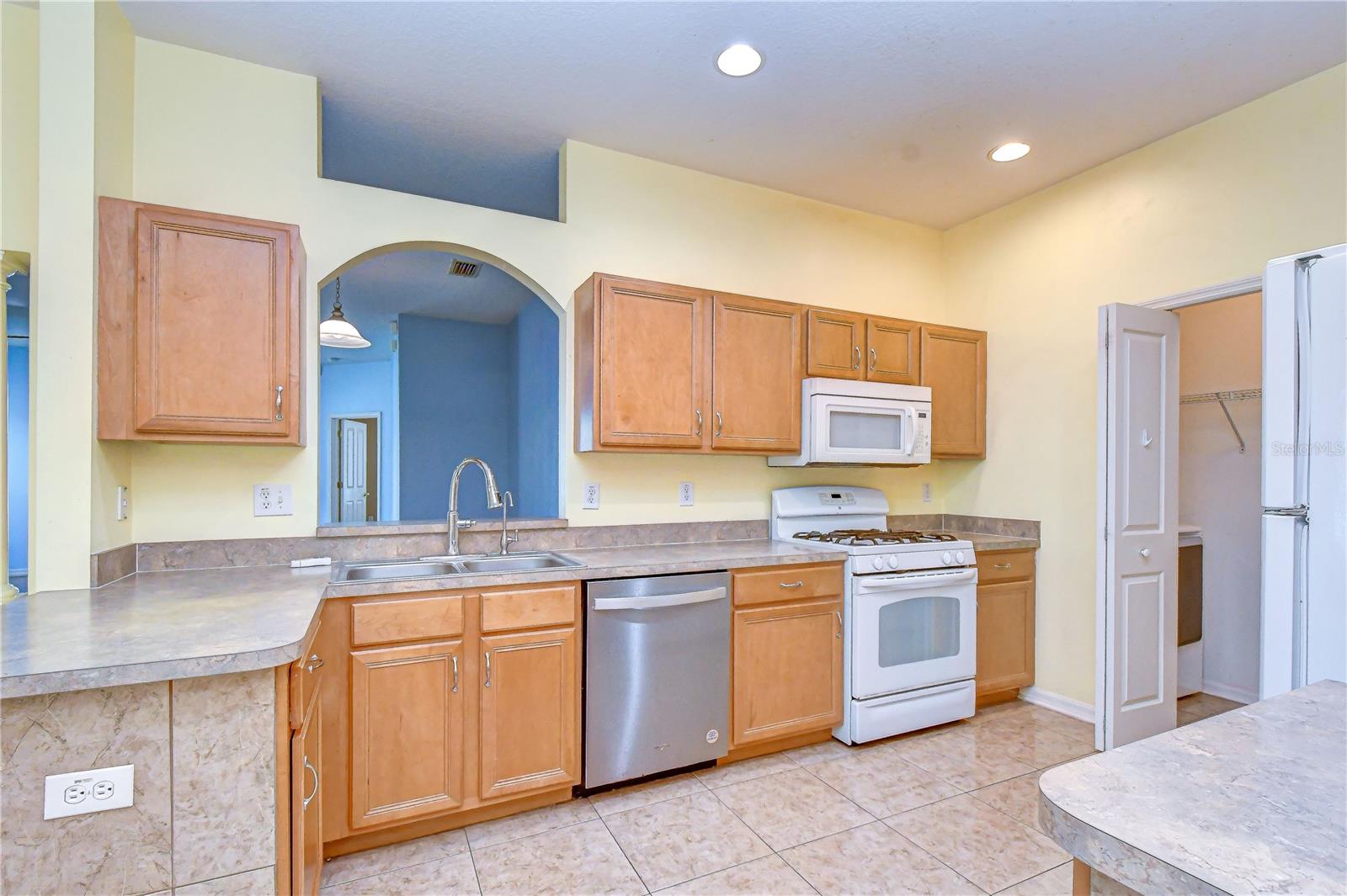 MEADOW POINTE 03 PH 01 UNIT 1C-1 - Residential