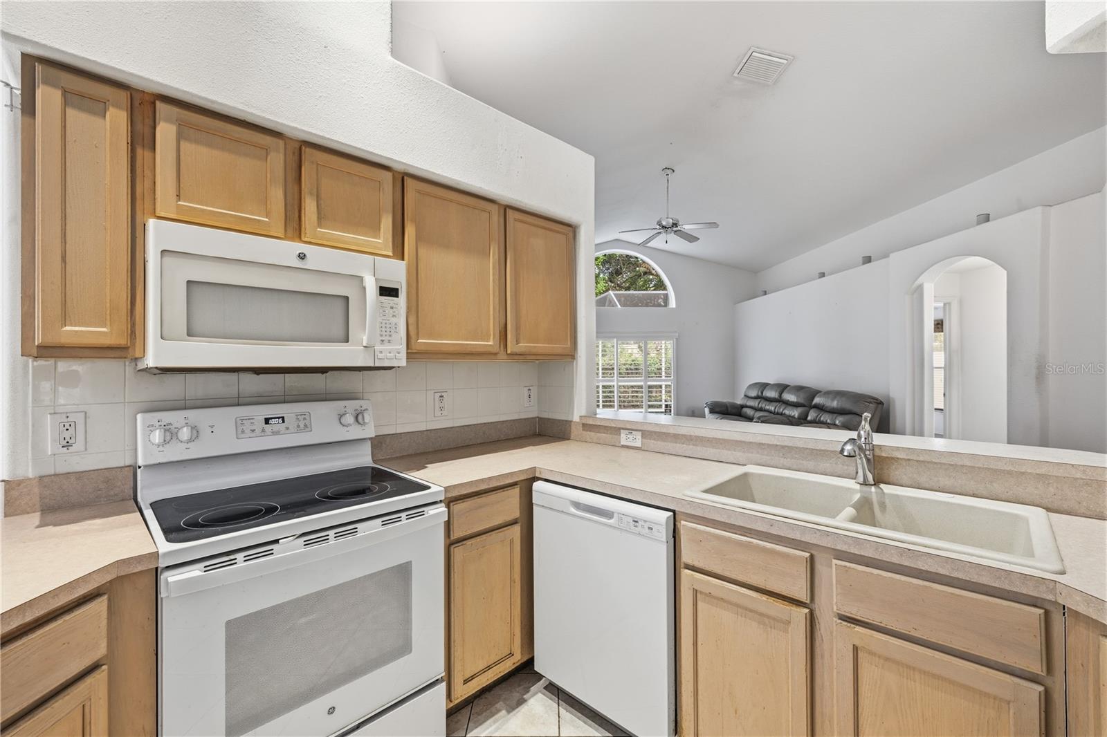 HIDDEN OAKS PLACE - Residential