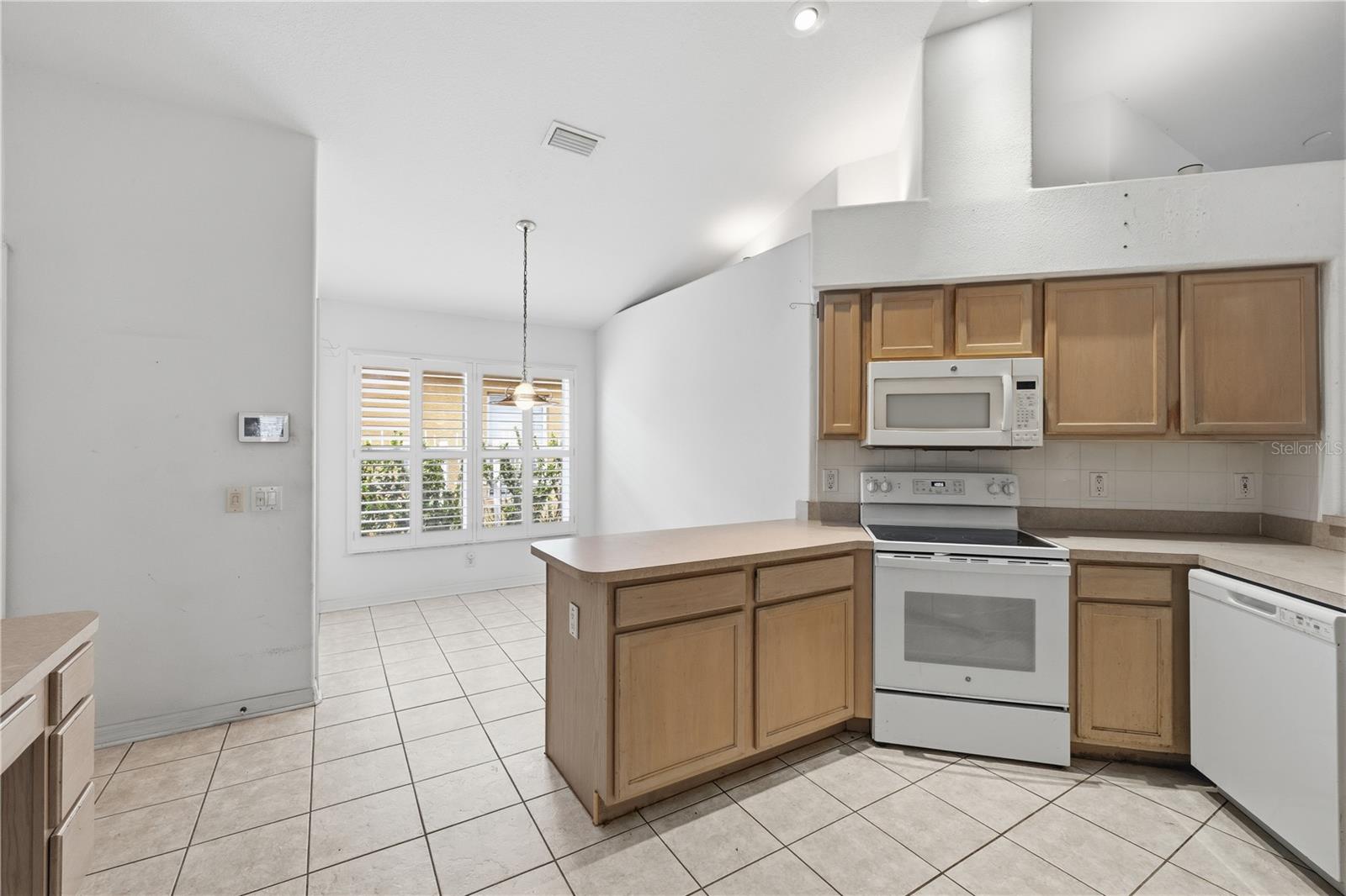 HIDDEN OAKS PLACE - Residential