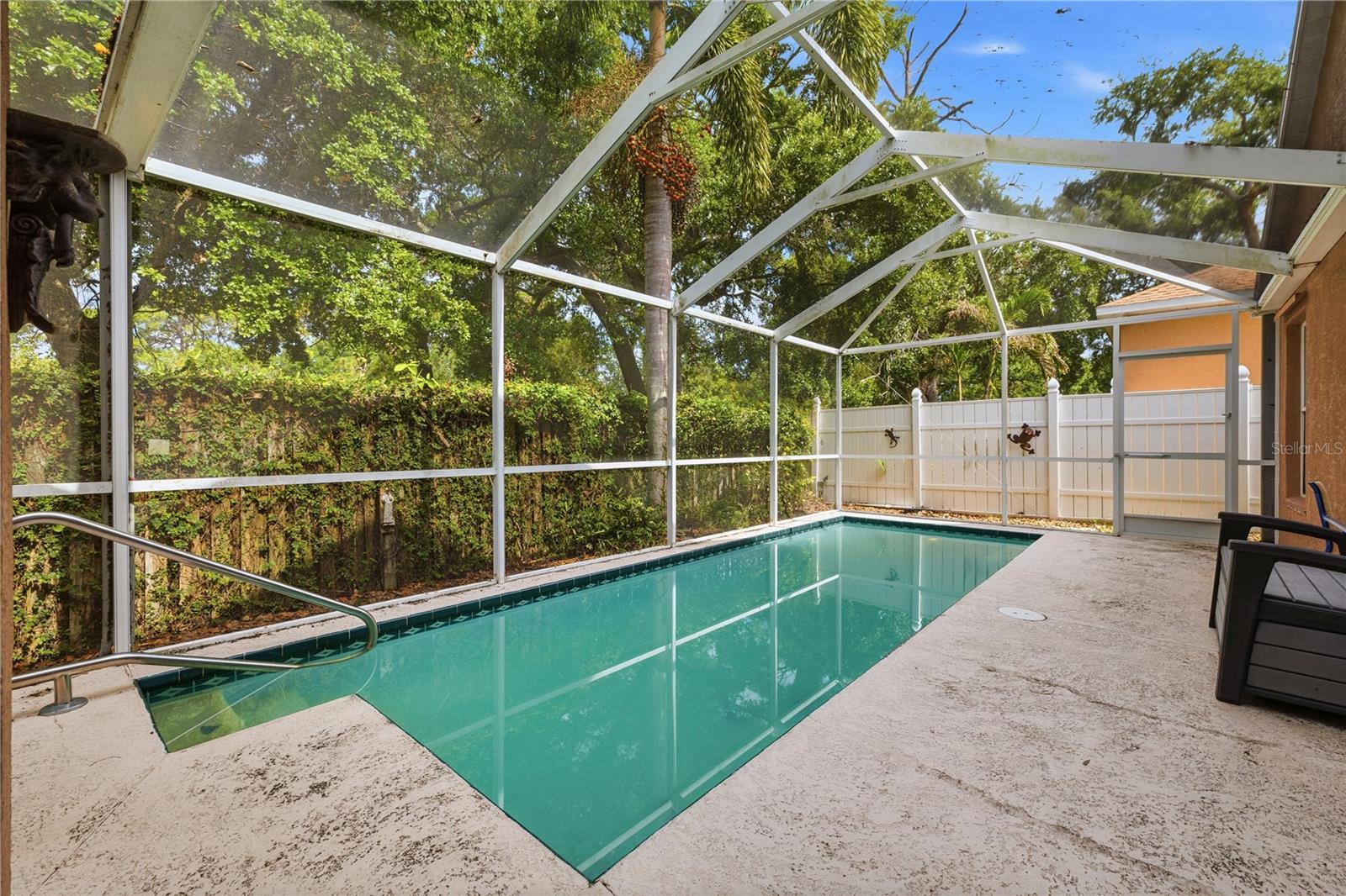 HIDDEN OAKS PLACE - Residential