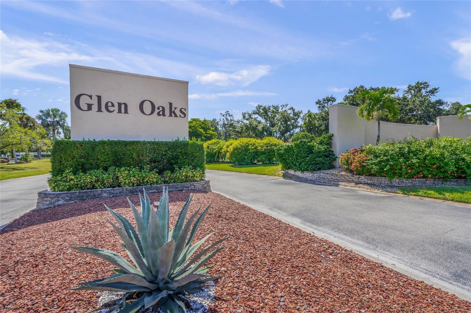 GLEN OAKS RIDGE VILLAS 2 - Residential