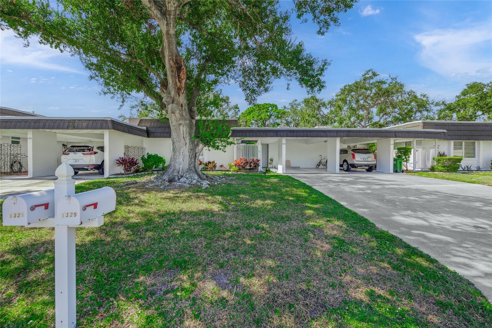 GLEN OAKS RIDGE VILLAS 2 - Residential