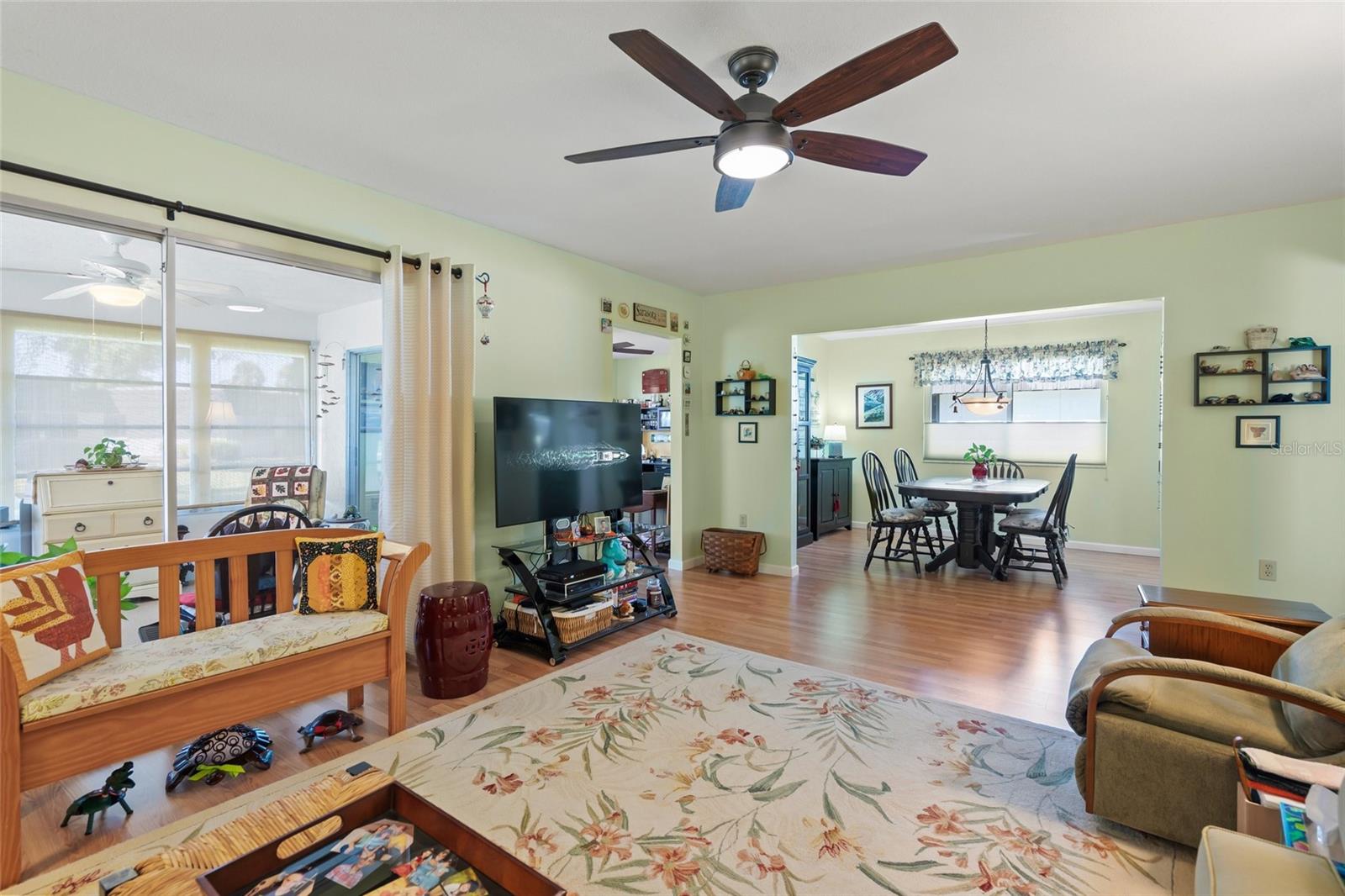 GLEN OAKS RIDGE VILLAS 2 - Residential