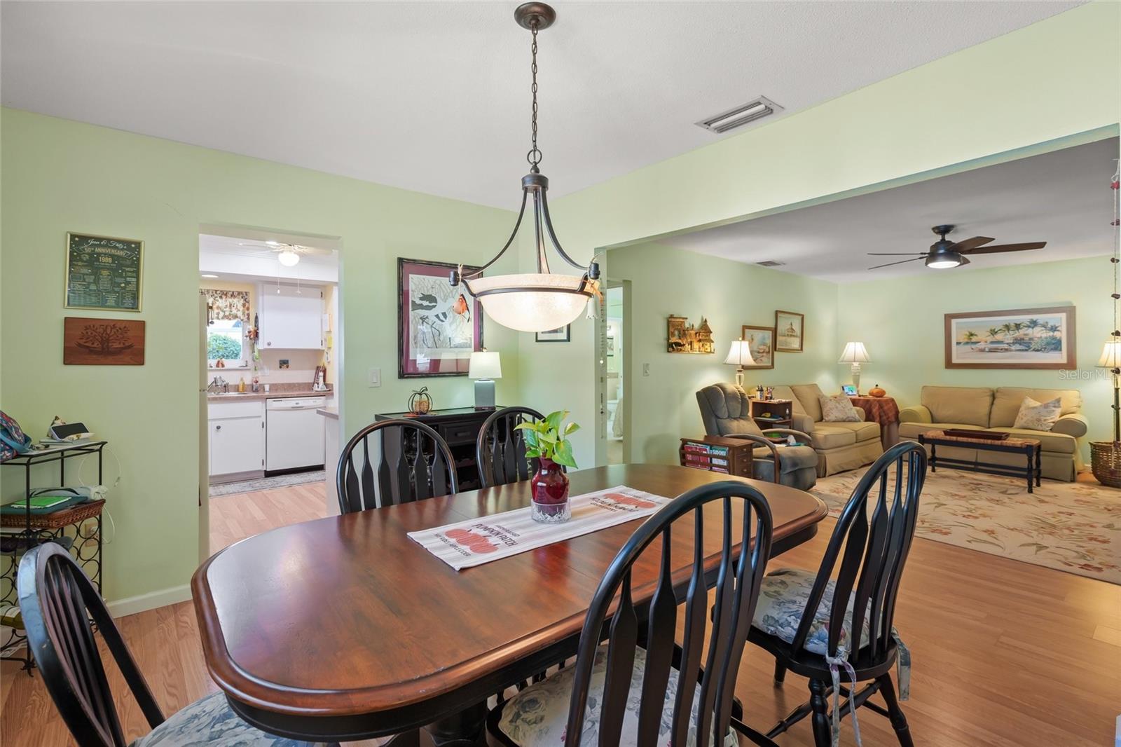 GLEN OAKS RIDGE VILLAS 2 - Residential