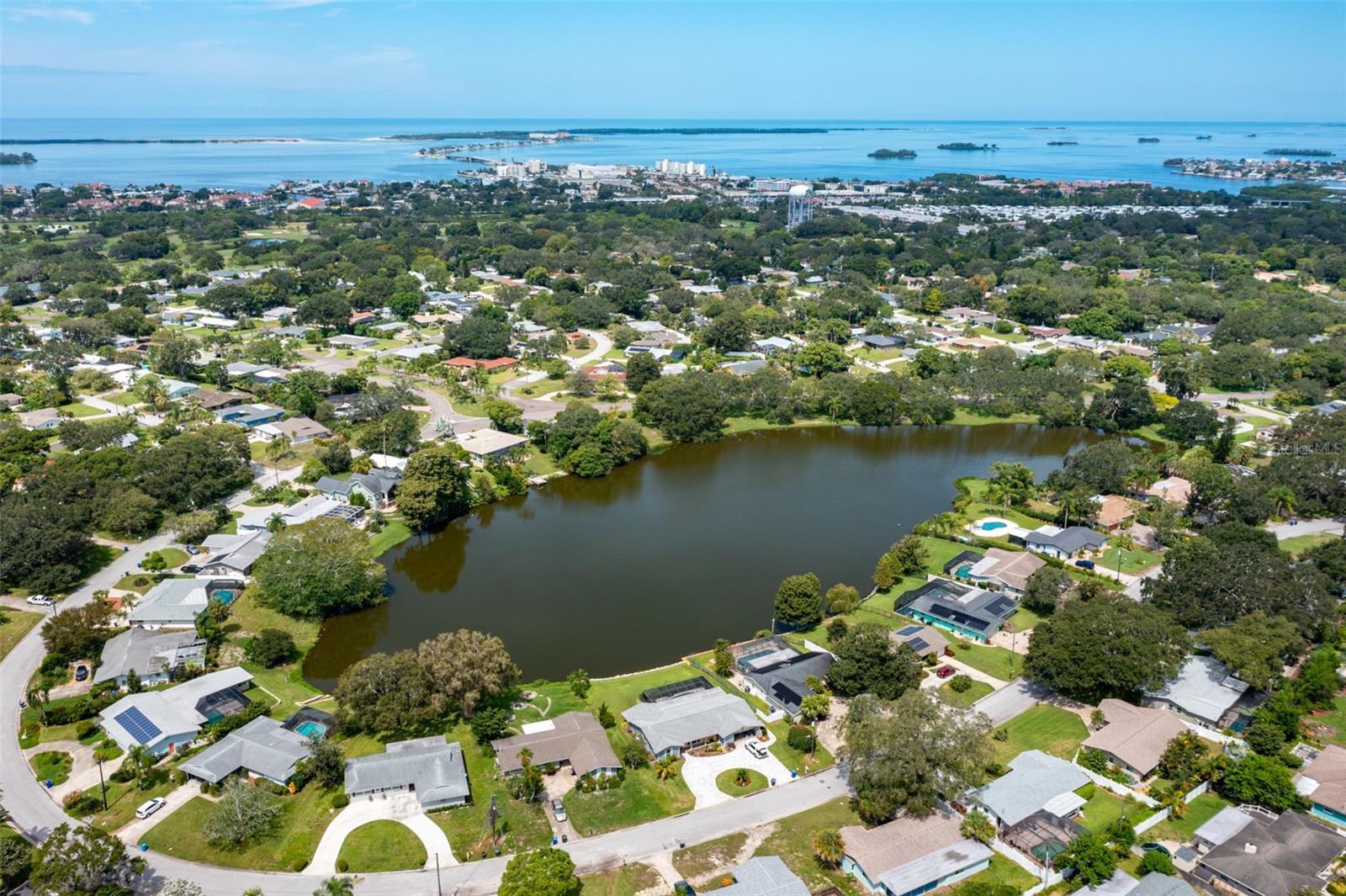 FAIRWAY ESTATES 6TH ADD - Residential