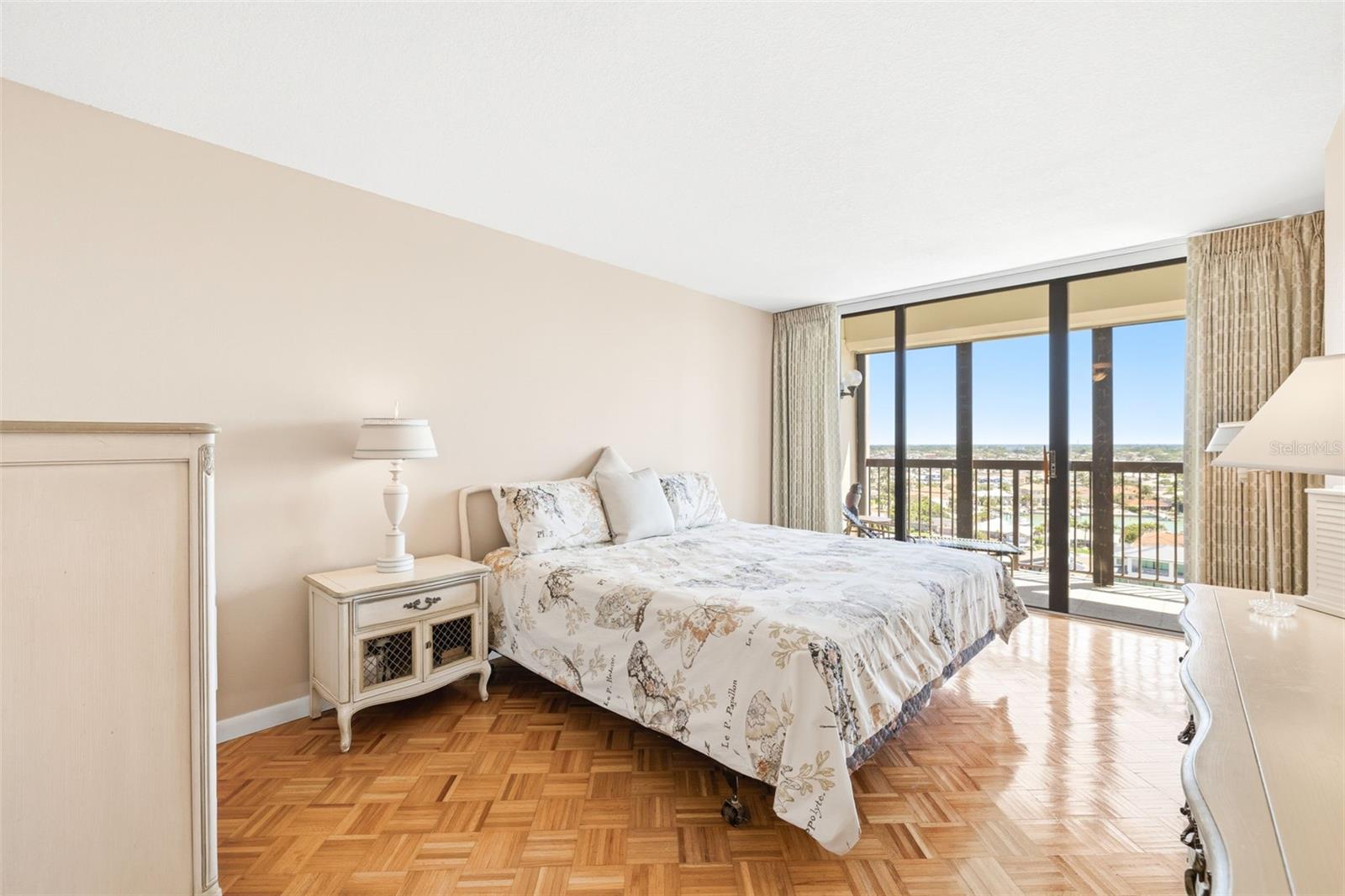 WEATHERLY THE CONDO - Residential