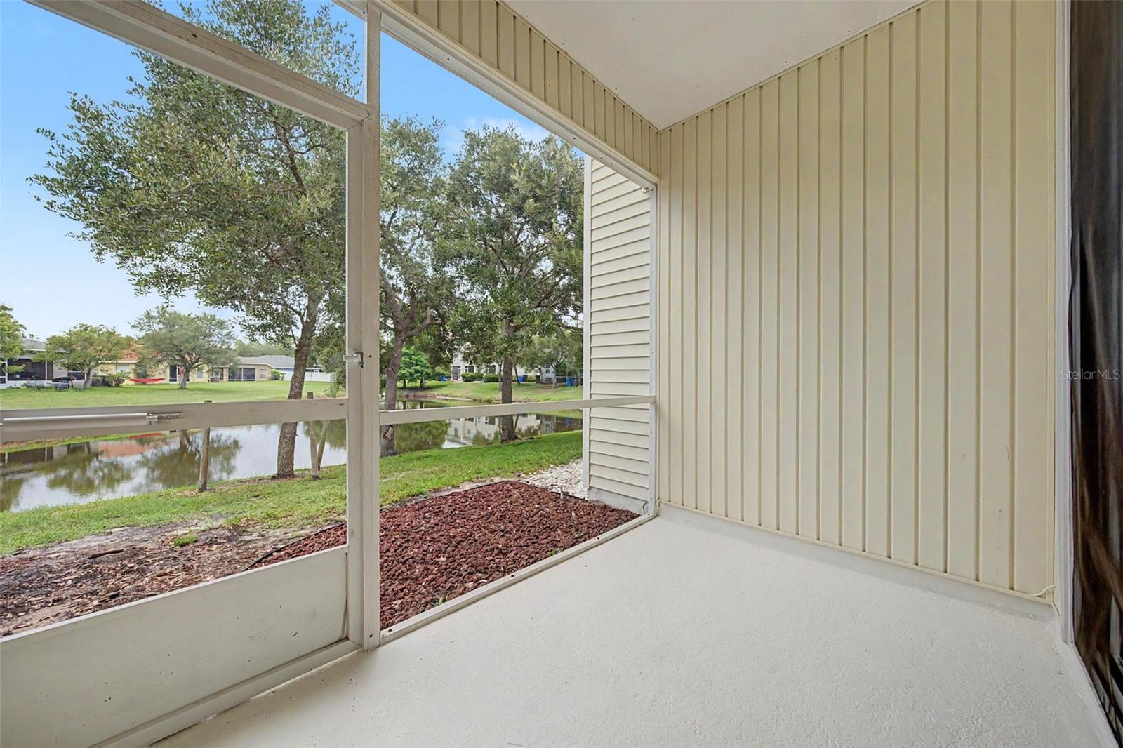 COUNTRY CHASE - Residential