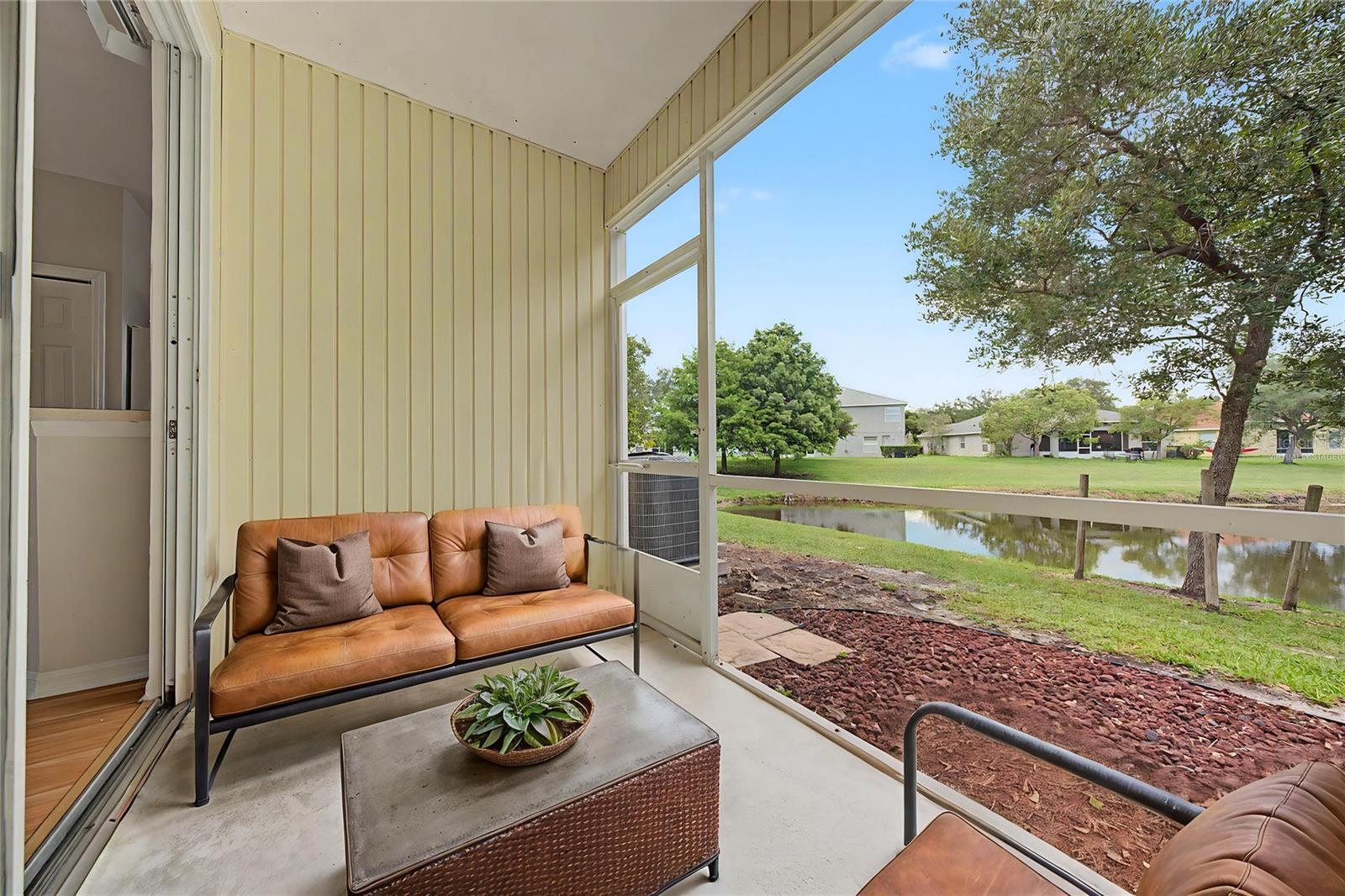 COUNTRY CHASE - Residential