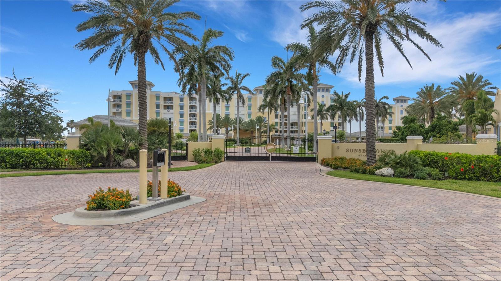 SUNSET POINTE AT COLLANY KEY III CONDO - Residential
