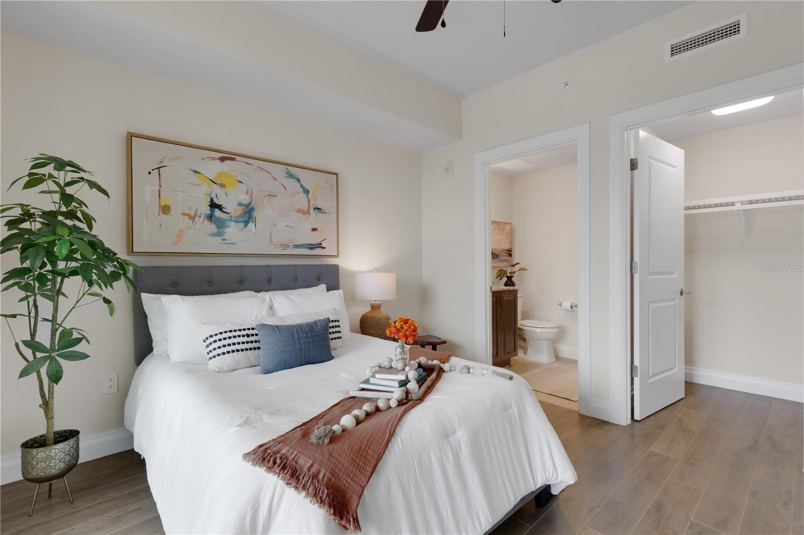 SUNSET POINTE AT COLLANY KEY III CONDO - Residential