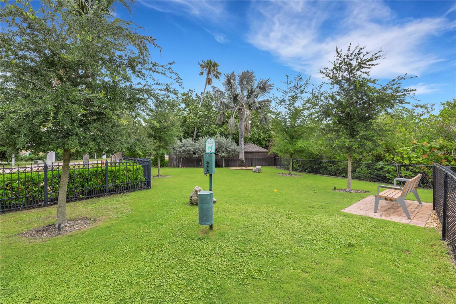 SUNSET POINTE AT COLLANY KEY III CONDO - Residential