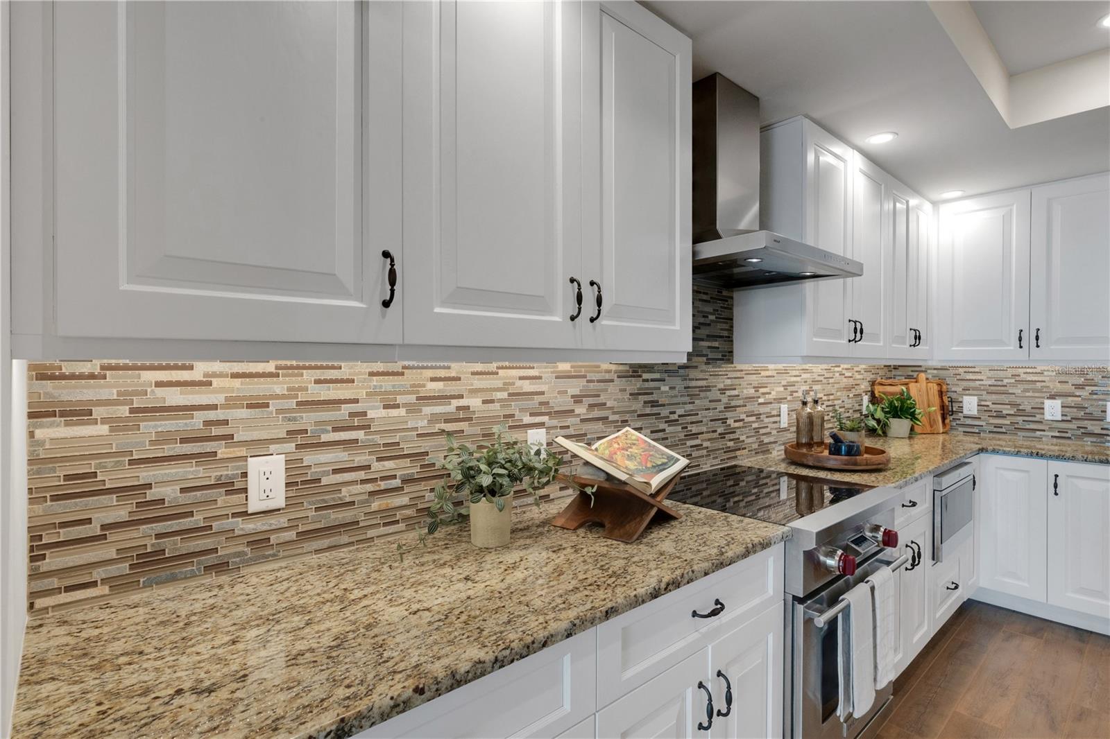 SUNSET POINTE AT COLLANY KEY III CONDO - Residential