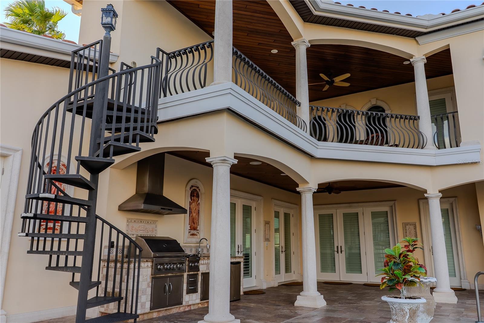 BELLEAIR BEACH YACHT CLUB ESTATES - Residential