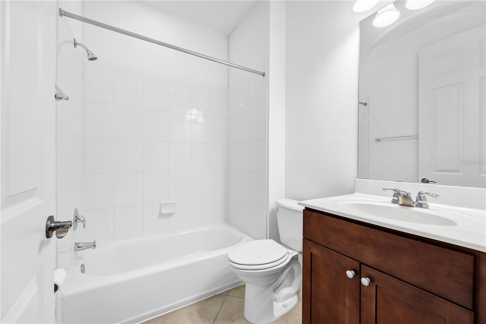 GRANDE OAKS AT HEATHROW - Residential