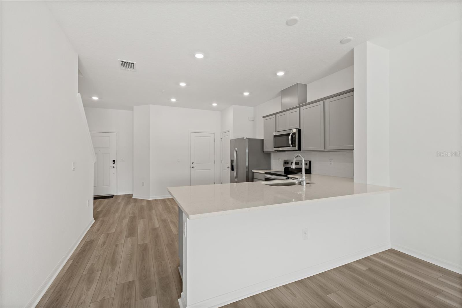 SUNRISE ESTATES - Residential