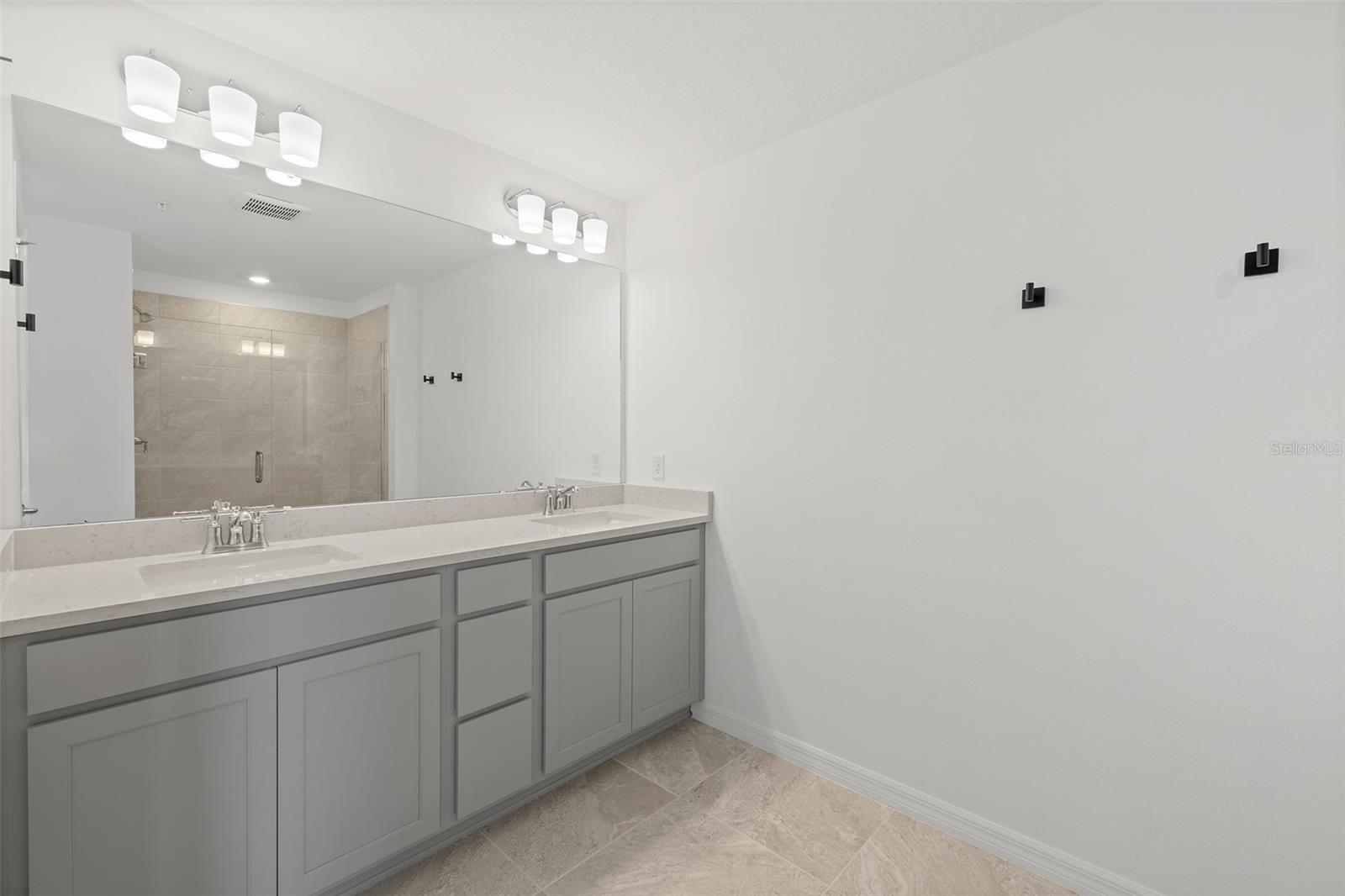 SUNRISE ESTATES - Residential