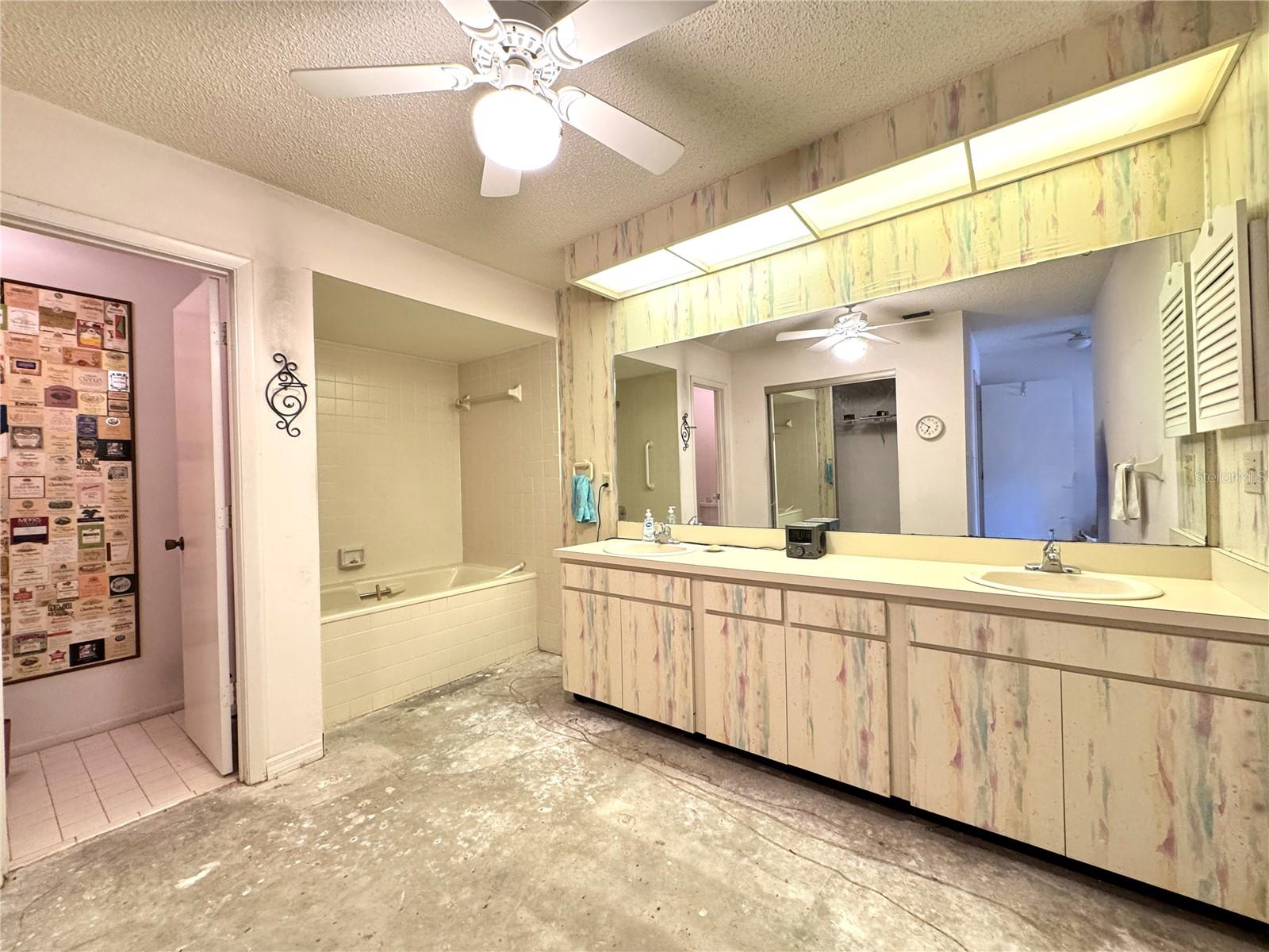 RACQUET CLUB VILLAS AMD - Residential